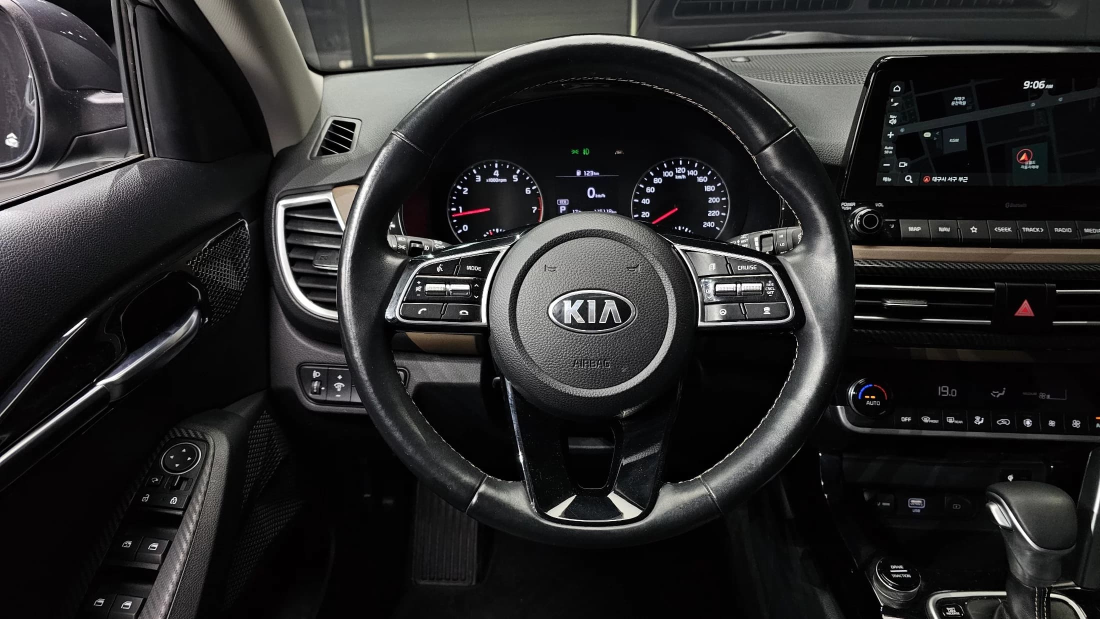 Kia Seltos Gasoline 1.6 Turbo 2WD Signature, 2021 г. 115139 км. — фото 13