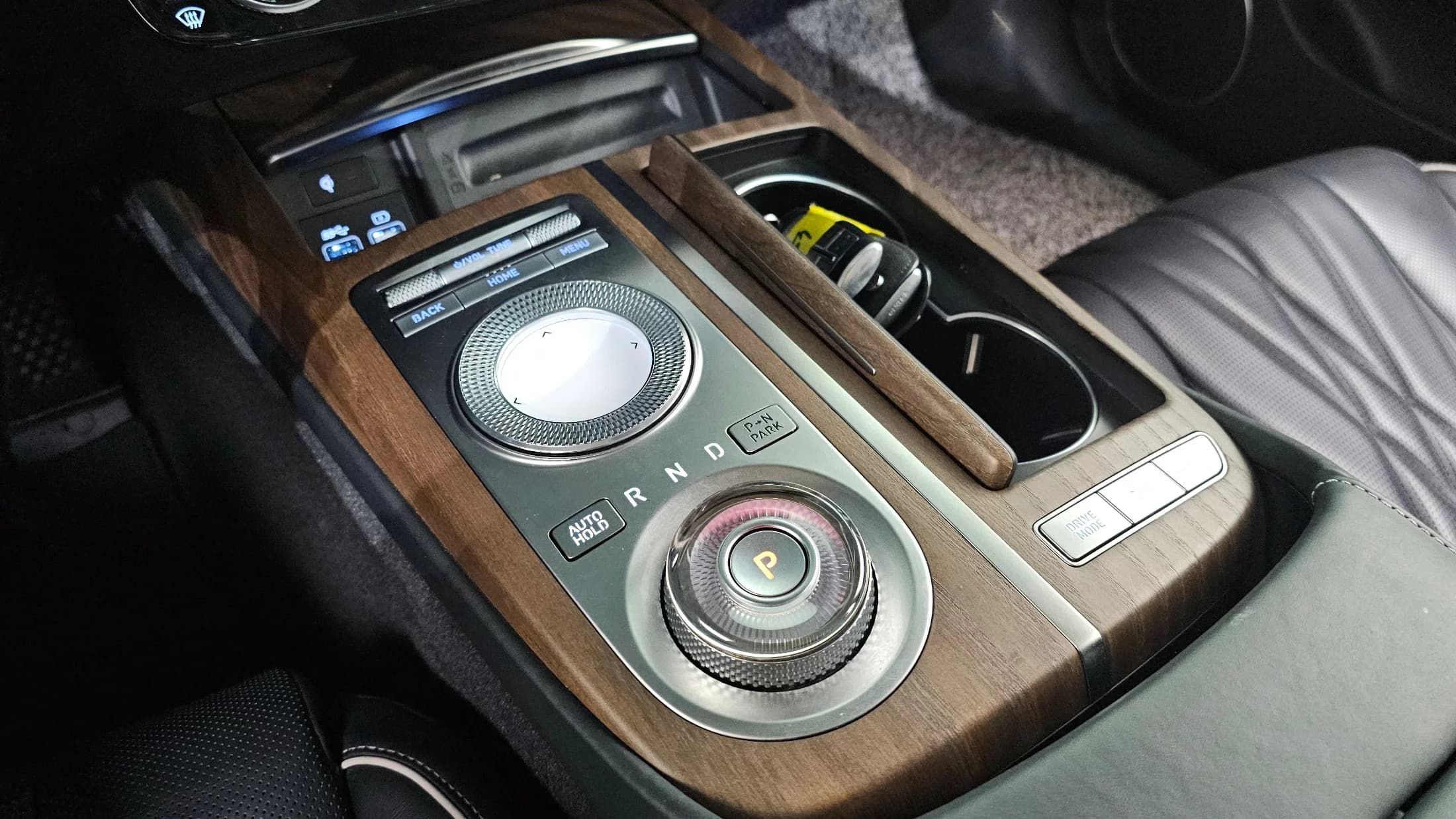 Genesis Electrified G80 e-AWD, электромобиль, 2021 г. 51752 км. — фото 9