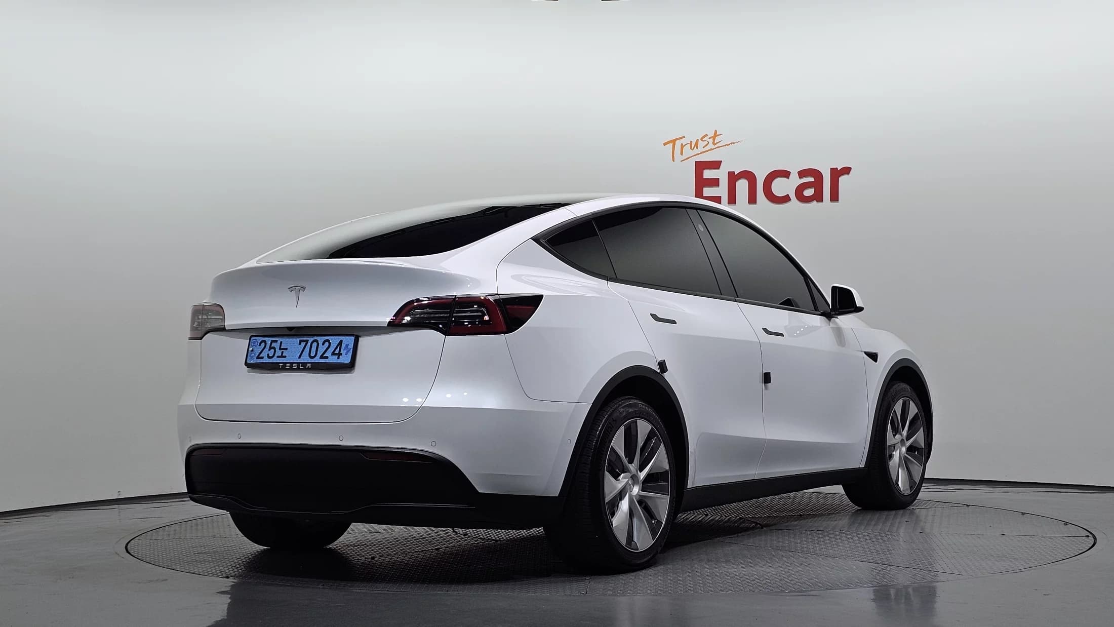 Tesla Model Y Standard Range, электромобиль, 2021 г. 28825 км. — фото 2