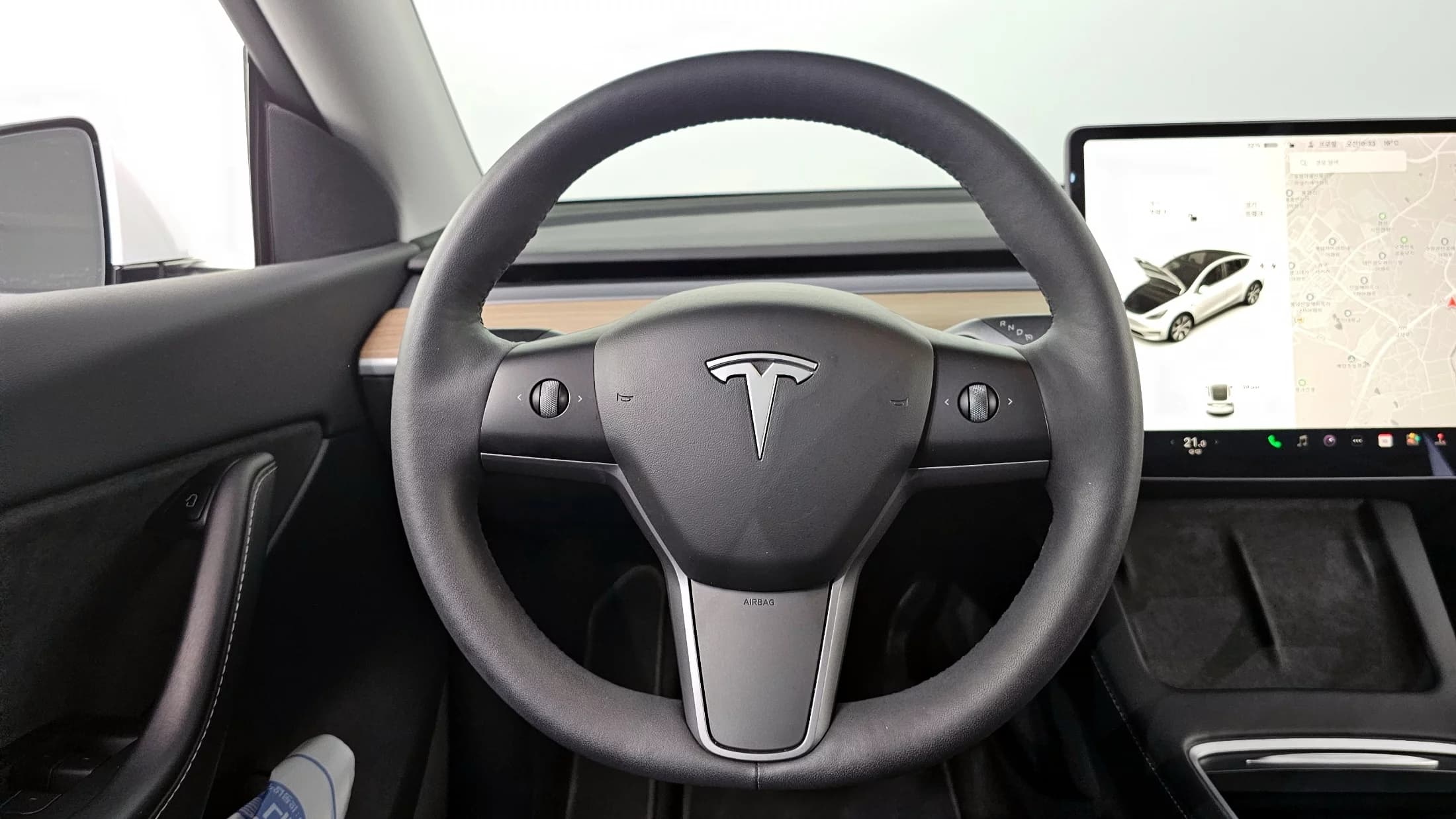 Tesla Model Y Standard Range, электромобиль, 2021 г. 28825 км. — фото 13