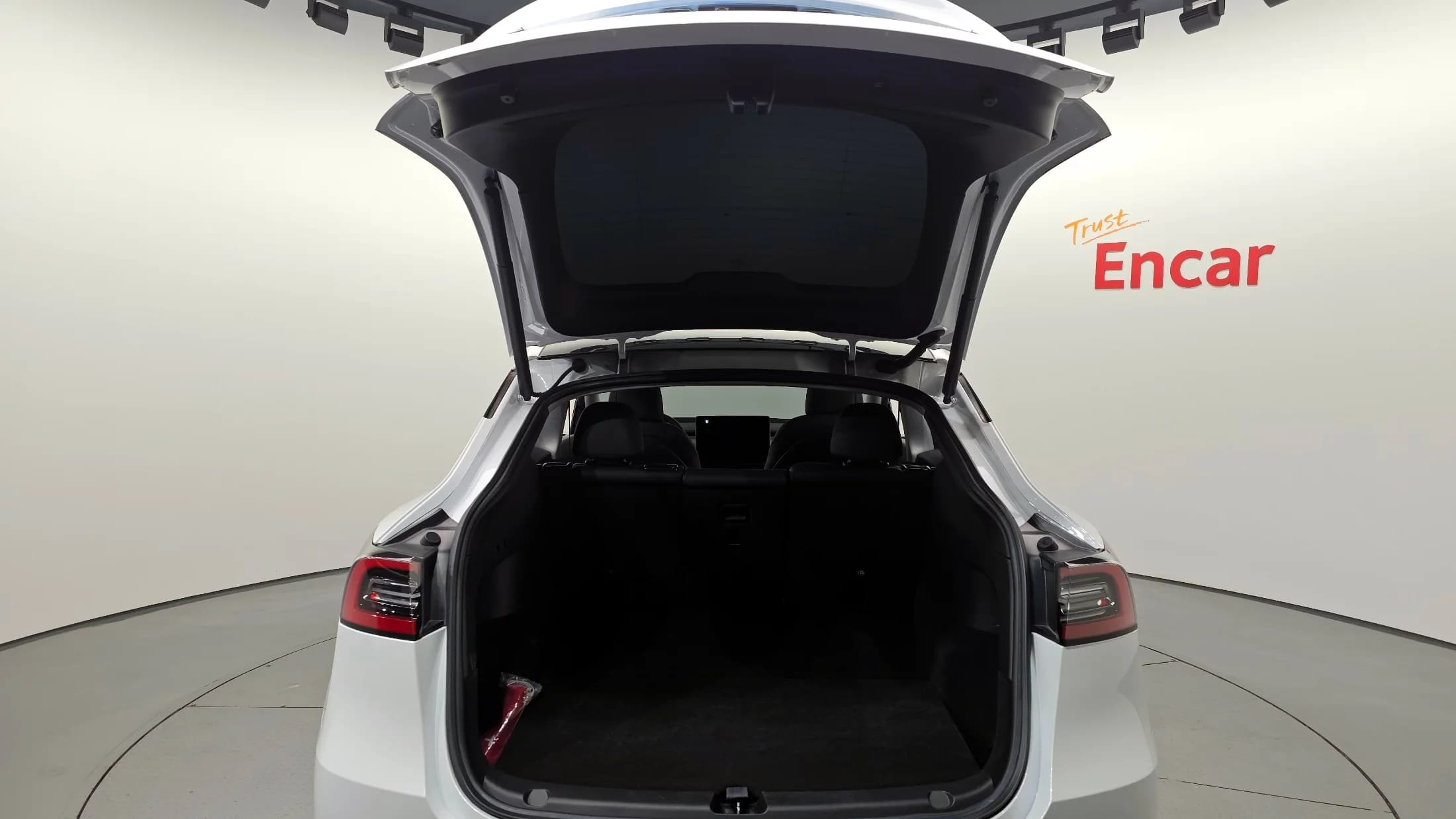 Tesla Model Y Standard Range, электромобиль, 2021 г. 28825 км. — фото 20