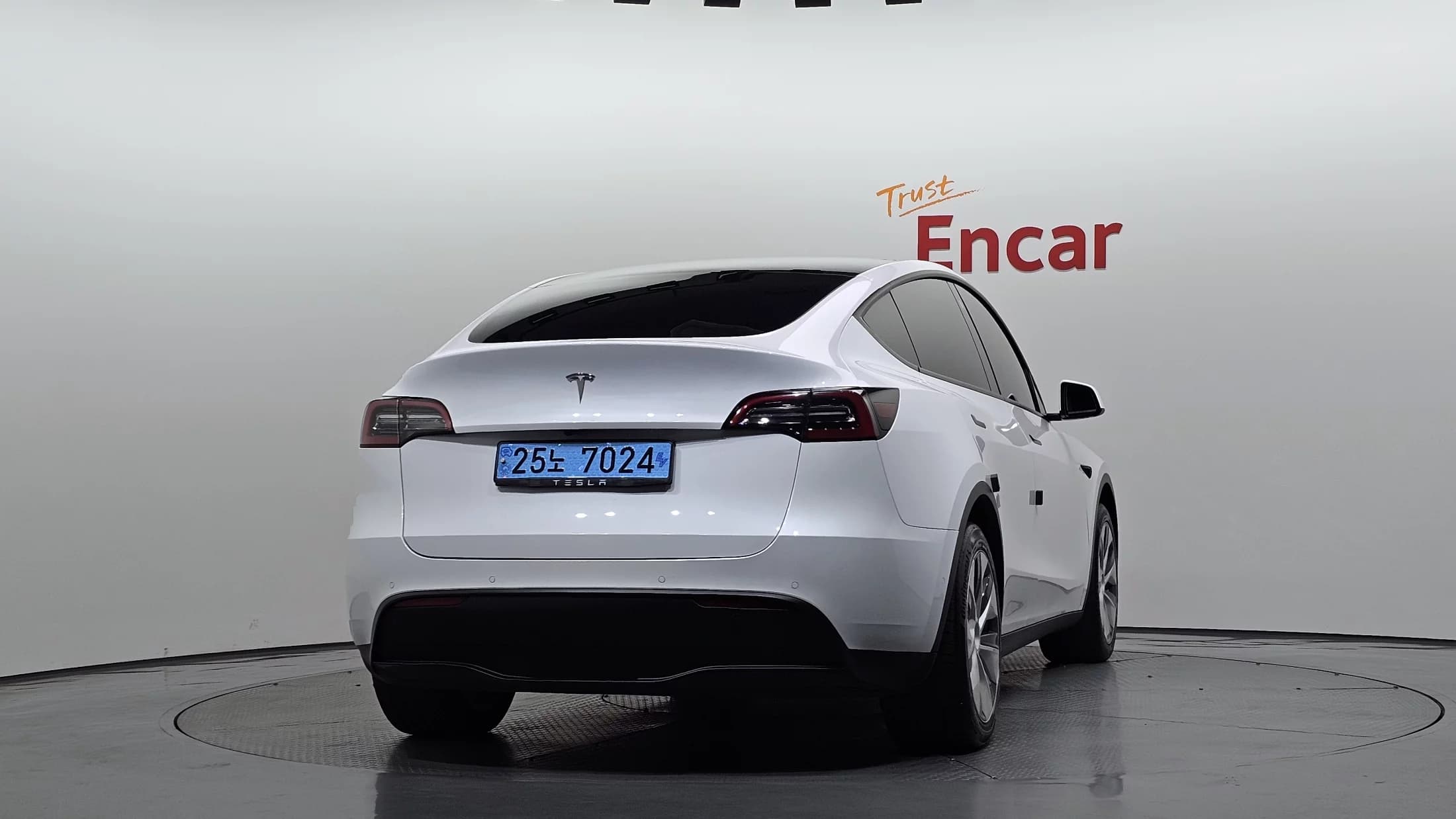 Tesla Model Y Standard Range, электромобиль, 2021 г. 28825 км. — фото 4