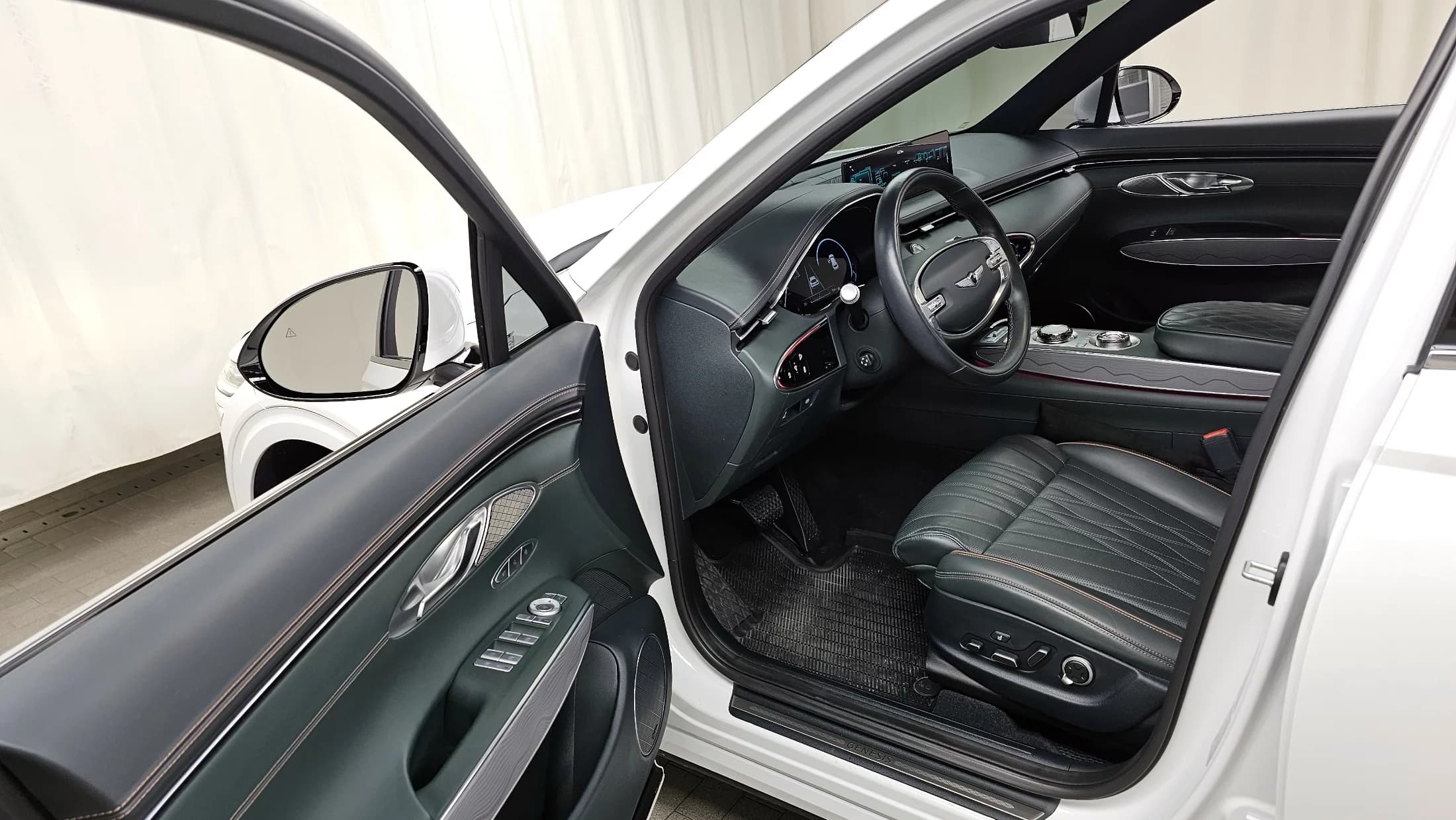 Genesis GV70 2.5T Gasoline AWD, 2023 г. 33935 км. — фото 10