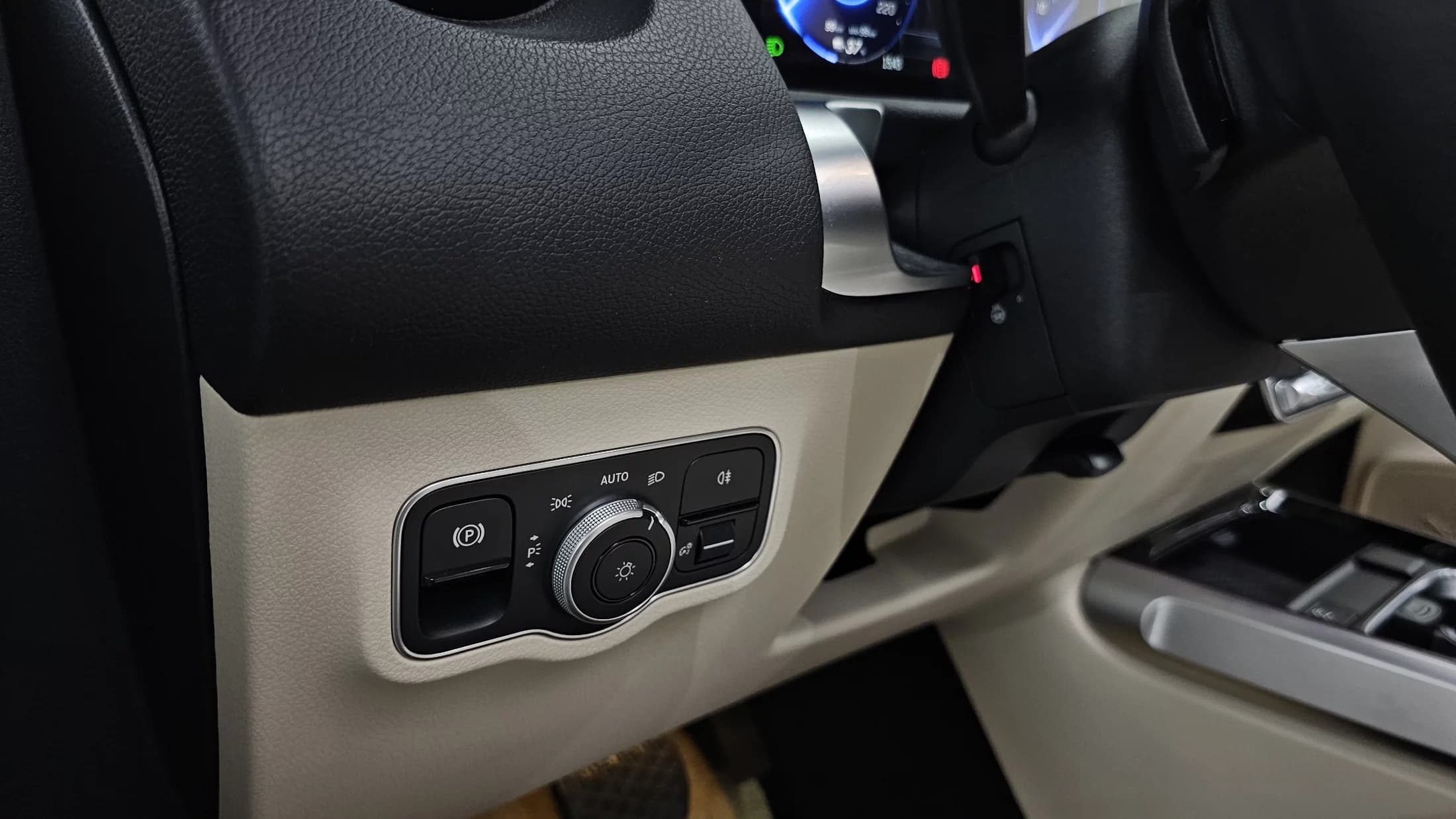 Mercedes-Benz EQB EQB300 4MATIC Progressive, электромобиль, 2024 г. 21482 км. — фото 16