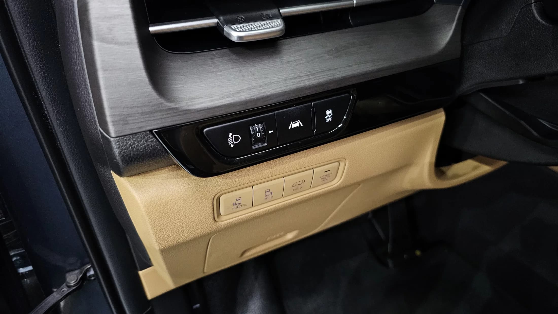 Kia Carnival 9-Seater Signature, 2023 г. 77543 км. — фото 16