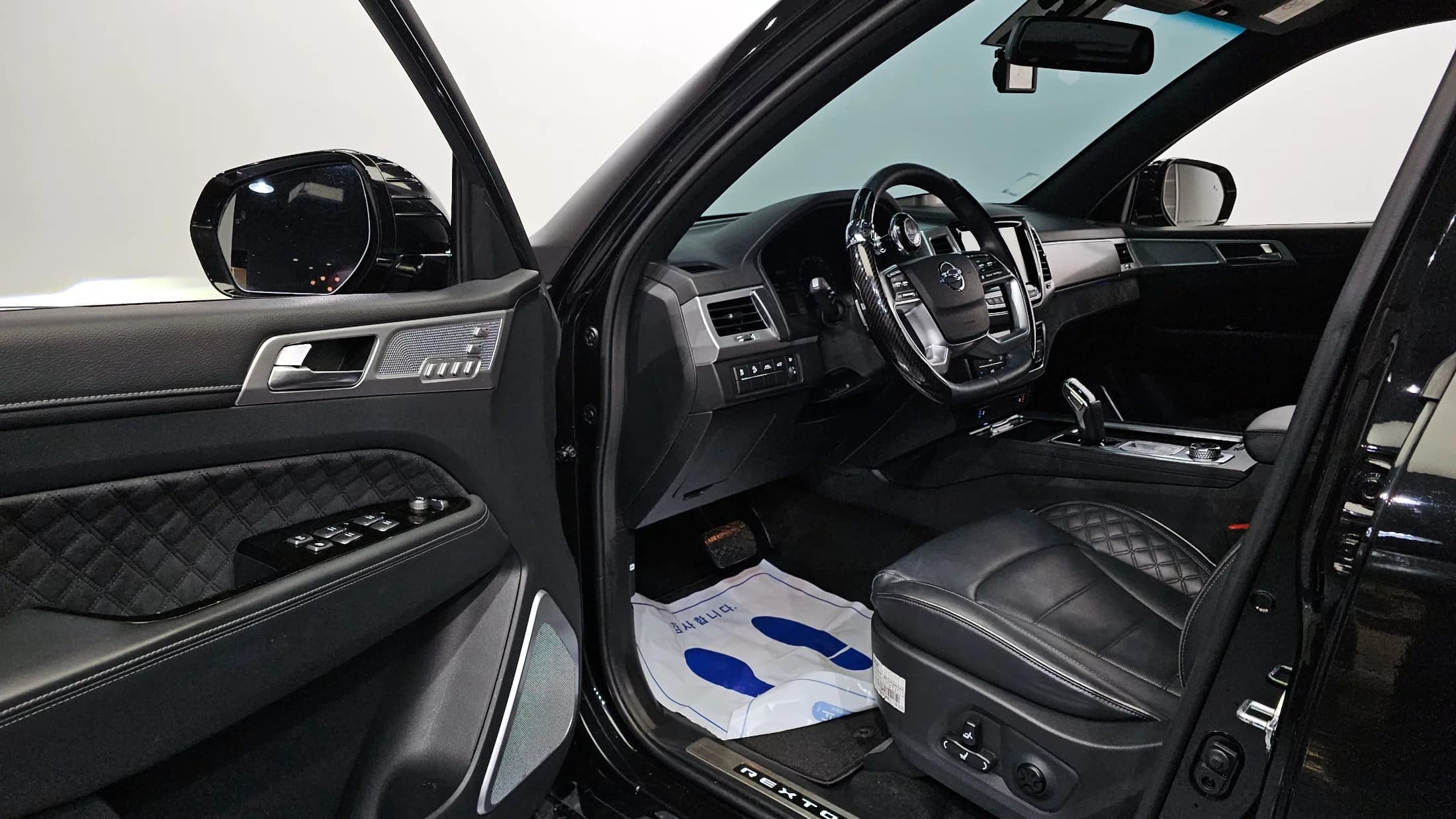 SsangYong Rexton Diesel 2.2 4WD The Black, 2022 г. 99143 км. — фото 10