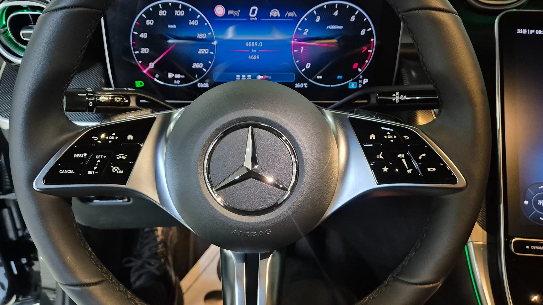 Mercedes-Benz GLC-Class GLC 300 4MATIC Avantgarde, 2025 г. 4782 км. — фото 13