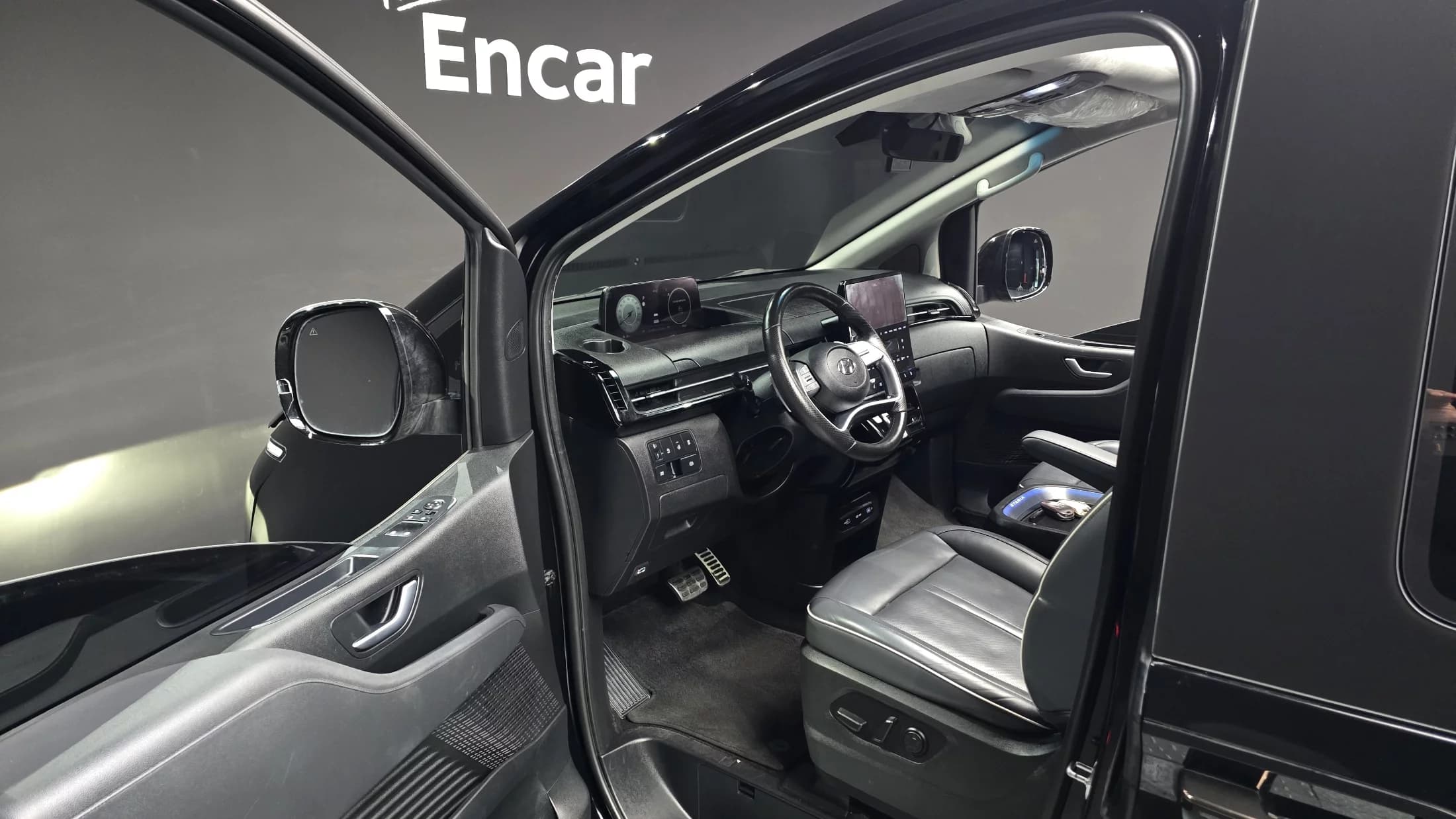 Hyundai Staria 4WD Lounge 9-Seater Inspiration, 2021 г. 94593 км. — фото 11