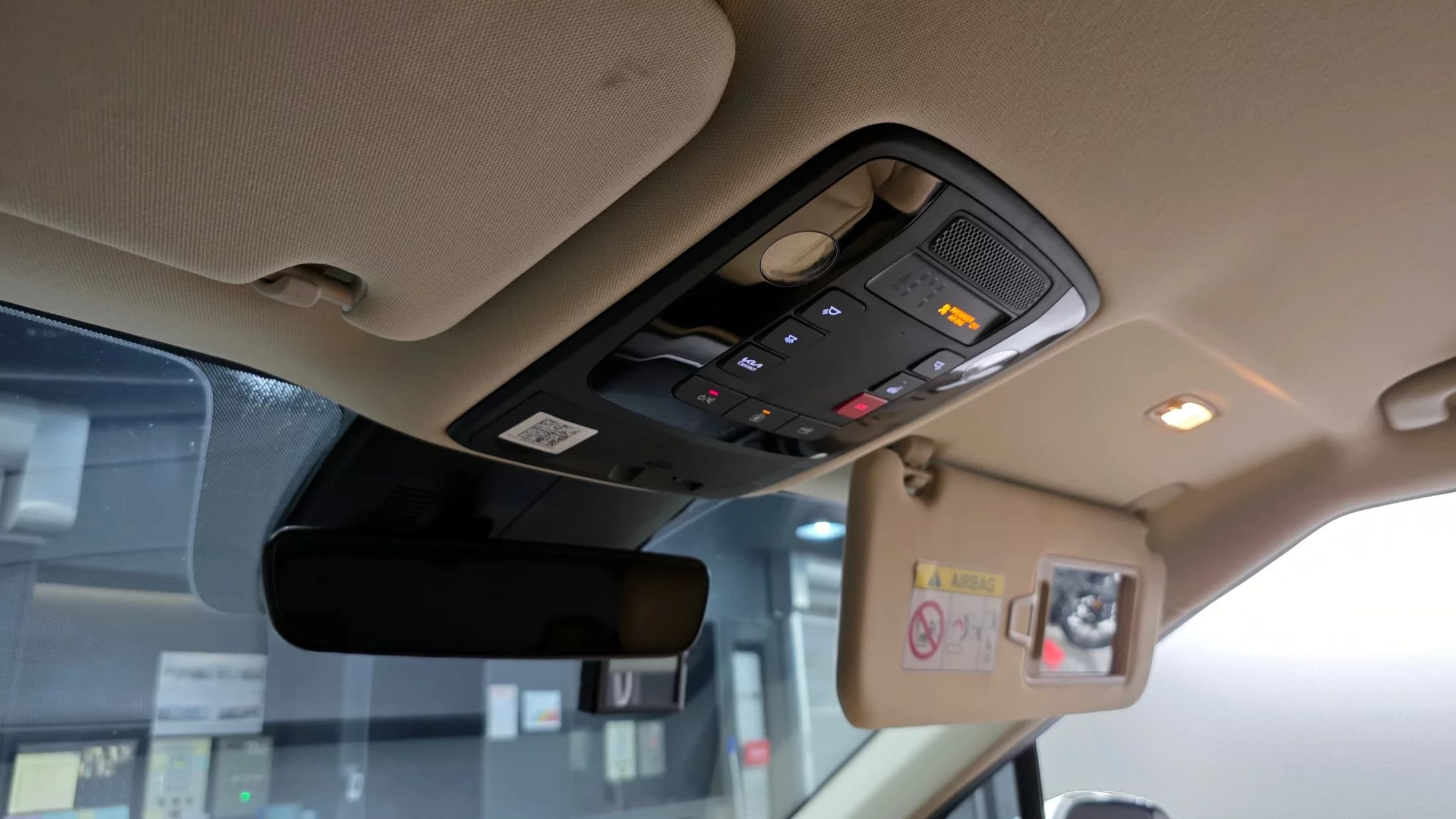 Kia Carnival Gasoline 9-Seater Signature, 2023 г. 43435 км. — фото 18
