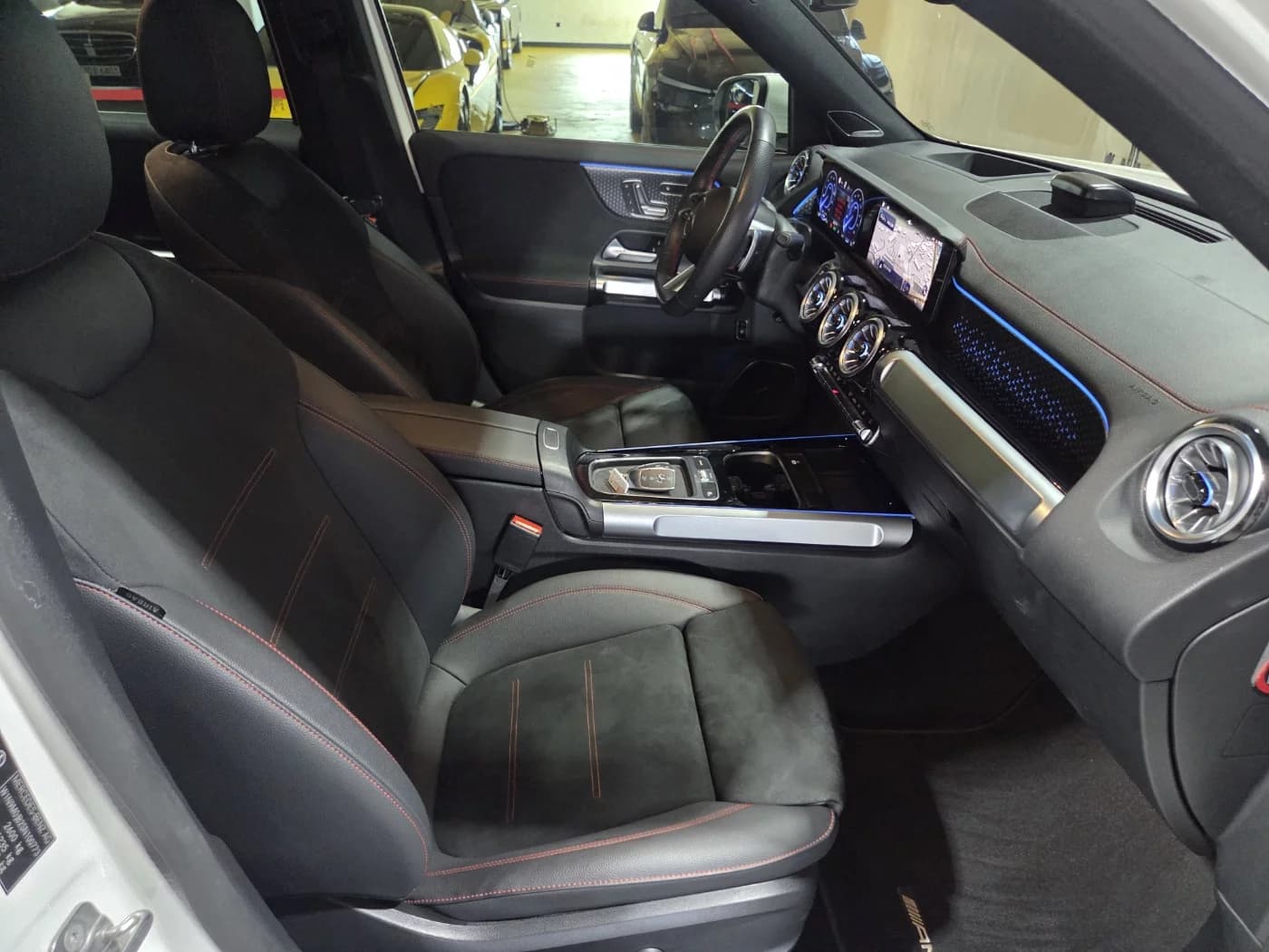 Mercedes-Benz EQB EQB300 4MATIC AMG Line, электромобиль, 2024 г. 22231 км. — фото 11