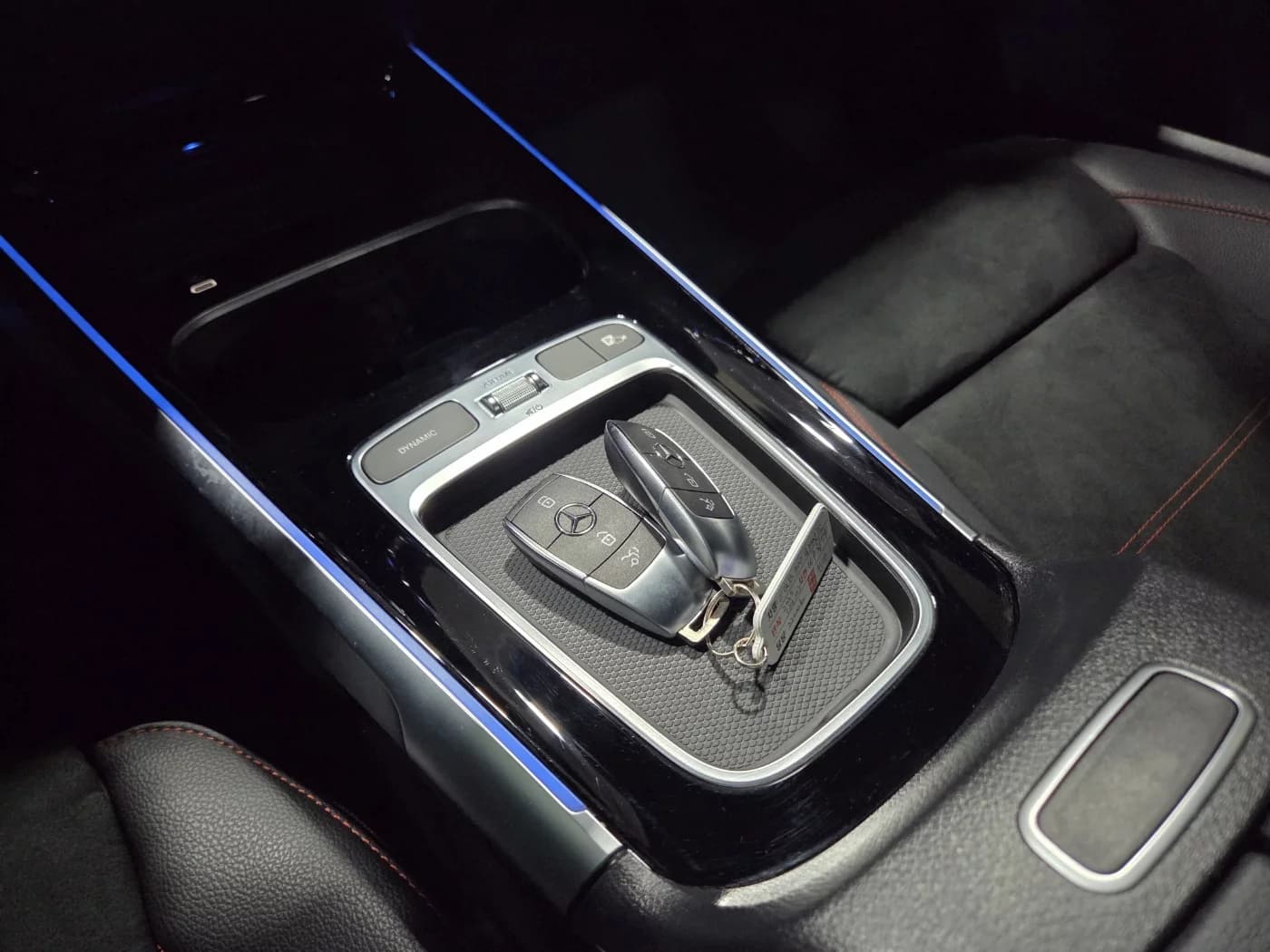 Mercedes-Benz EQB EQB300 4MATIC AMG Line, электромобиль, 2024 г. 22231 км. — фото 14