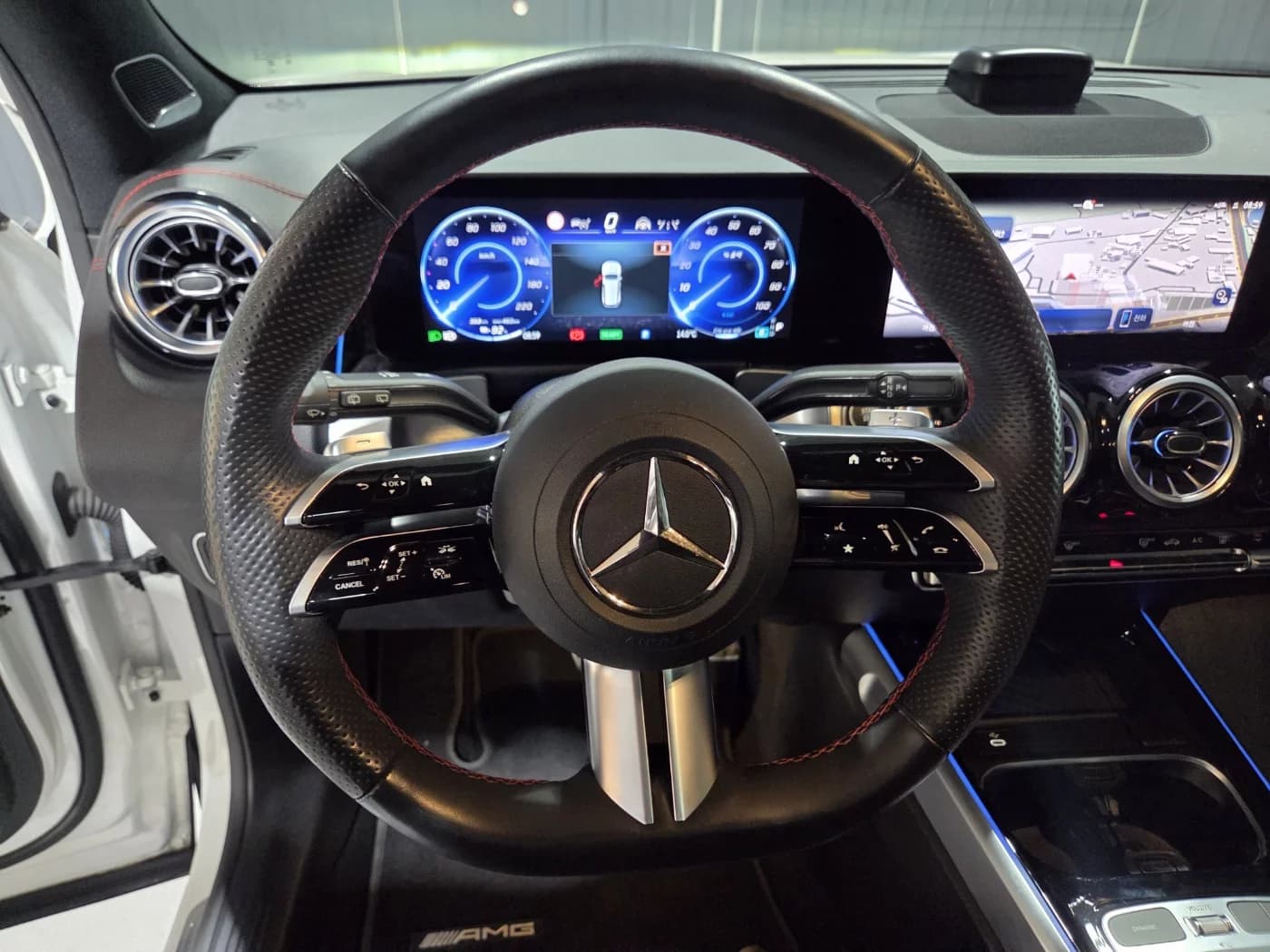 Mercedes-Benz EQB EQB300 4MATIC AMG Line, электромобиль, 2024 г. 22231 км. — фото 16