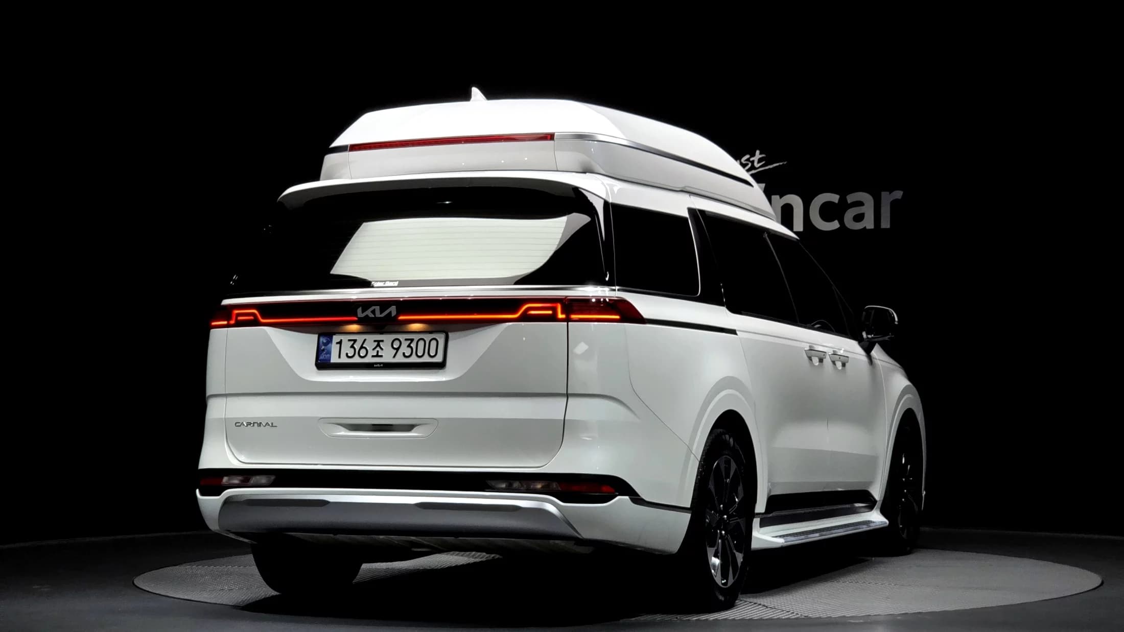 Kia Carnival Gasoline 9-Seater Hi-Limousine Signature, 2023 г. 29260 км. — фото 2