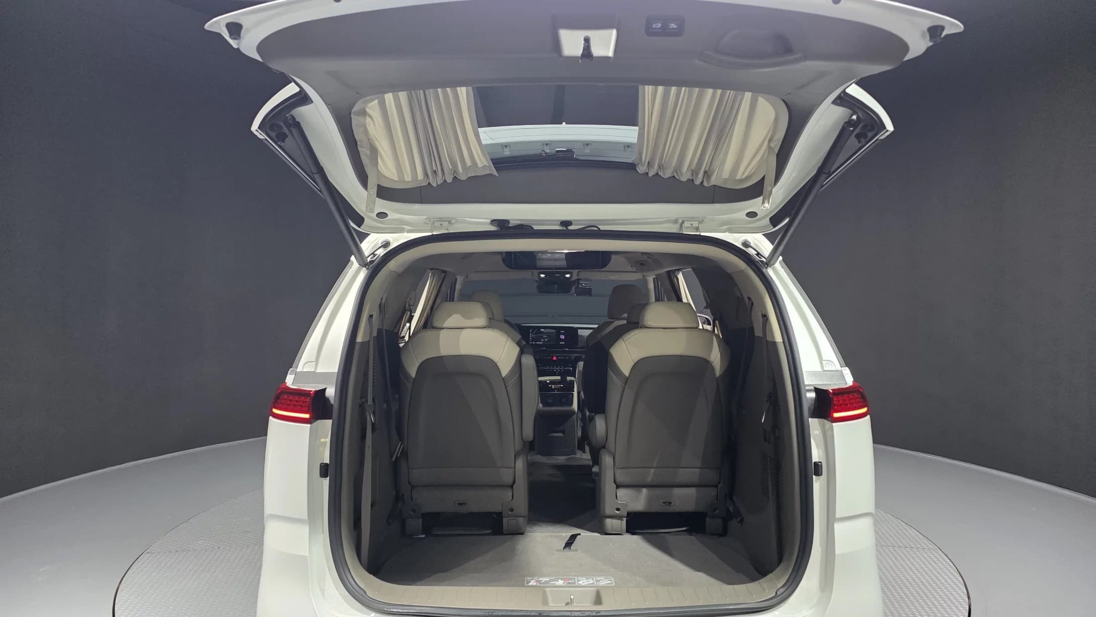 Kia Carnival Gasoline 9-Seater Hi-Limousine Signature, 2023 г. 29260 км. — фото 20