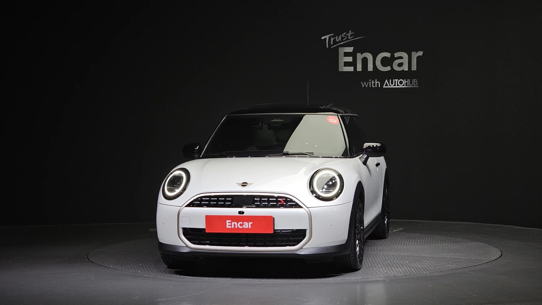 MINI Cooper Favoured 4th, 2024 г. 2975 км. — фото 3