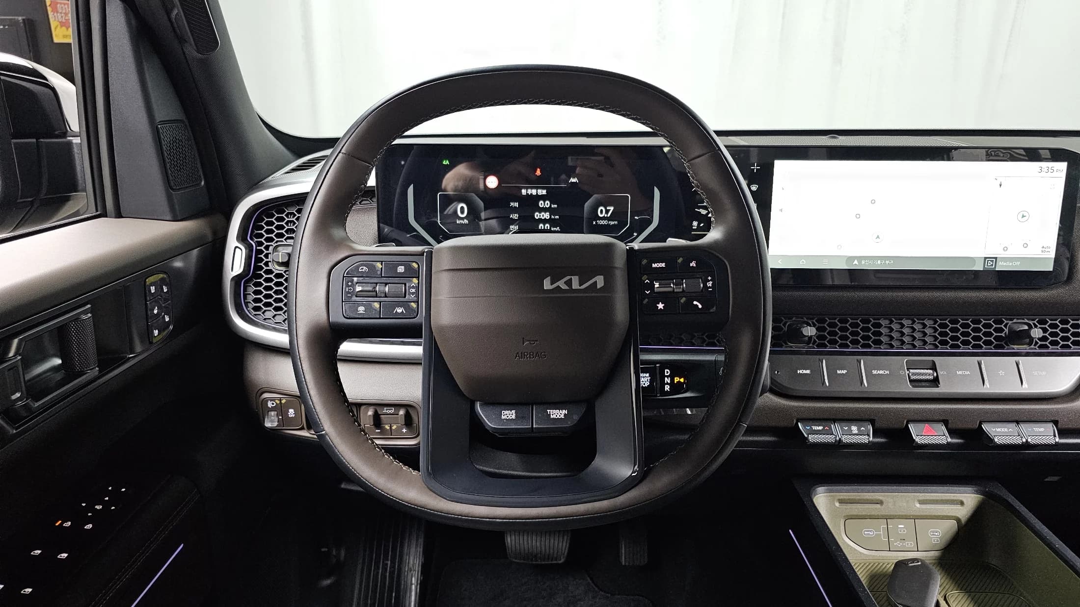 Kia Tasman 2.5T Gasoline 4WD Extreme, 2025 г. 6664 км. — фото 14