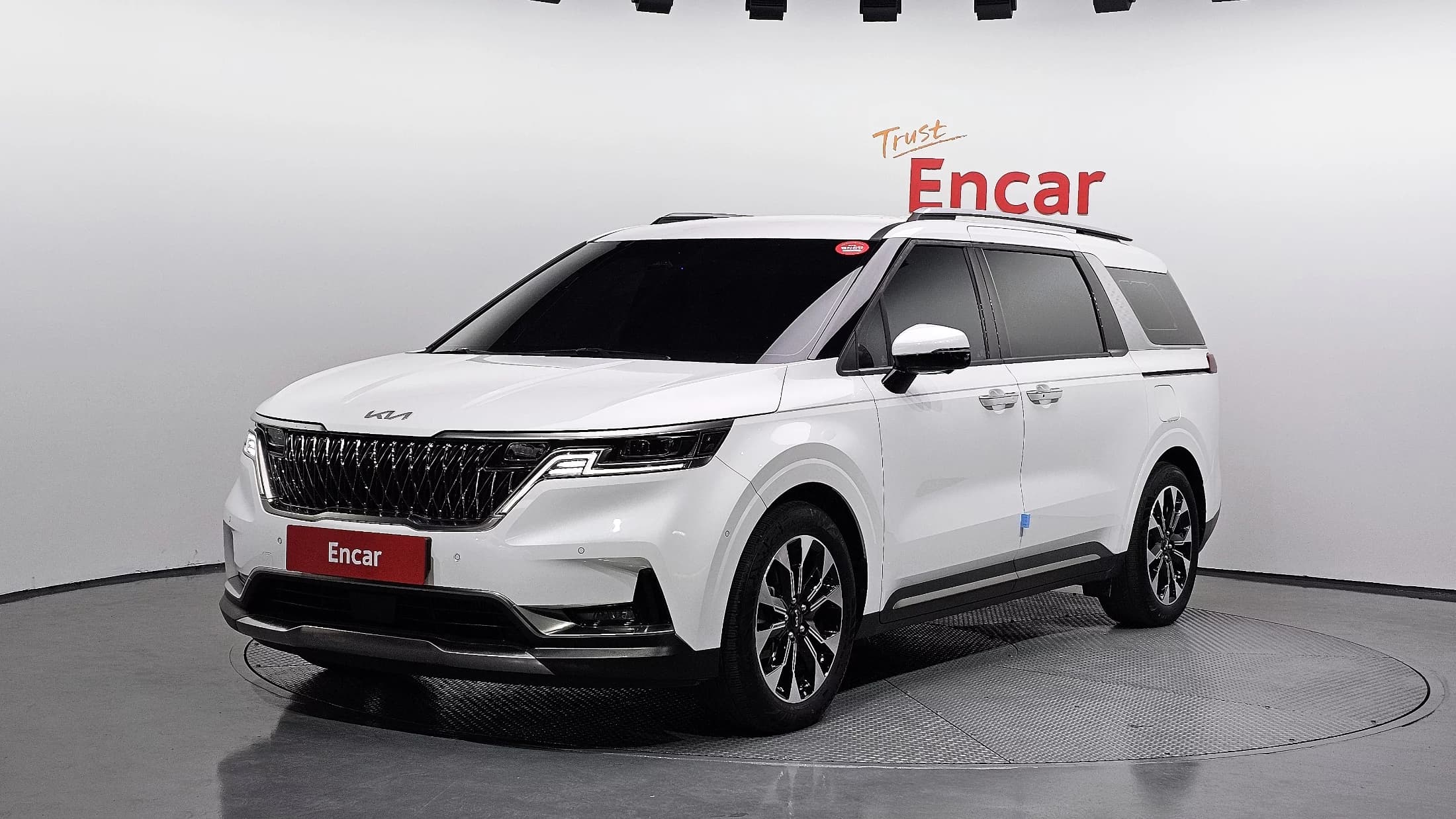 Kia Carnival 7-Seater Signature, 2023 г. 40203 км.