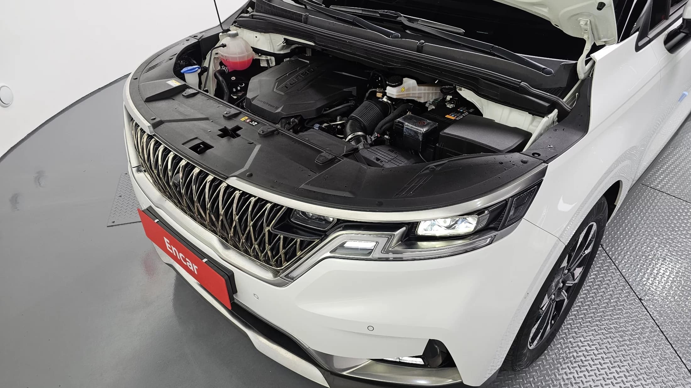 Kia Carnival 7-Seater Signature, 2023 г. 40203 км. — фото 6