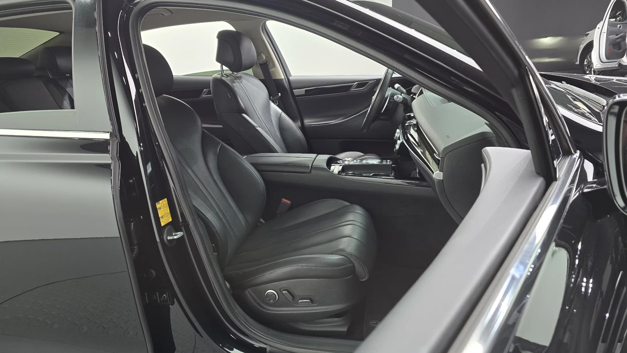 Genesis G80 Gasoline 3.5 Turbo AWD, 2021 г. 90380 км. — фото 12