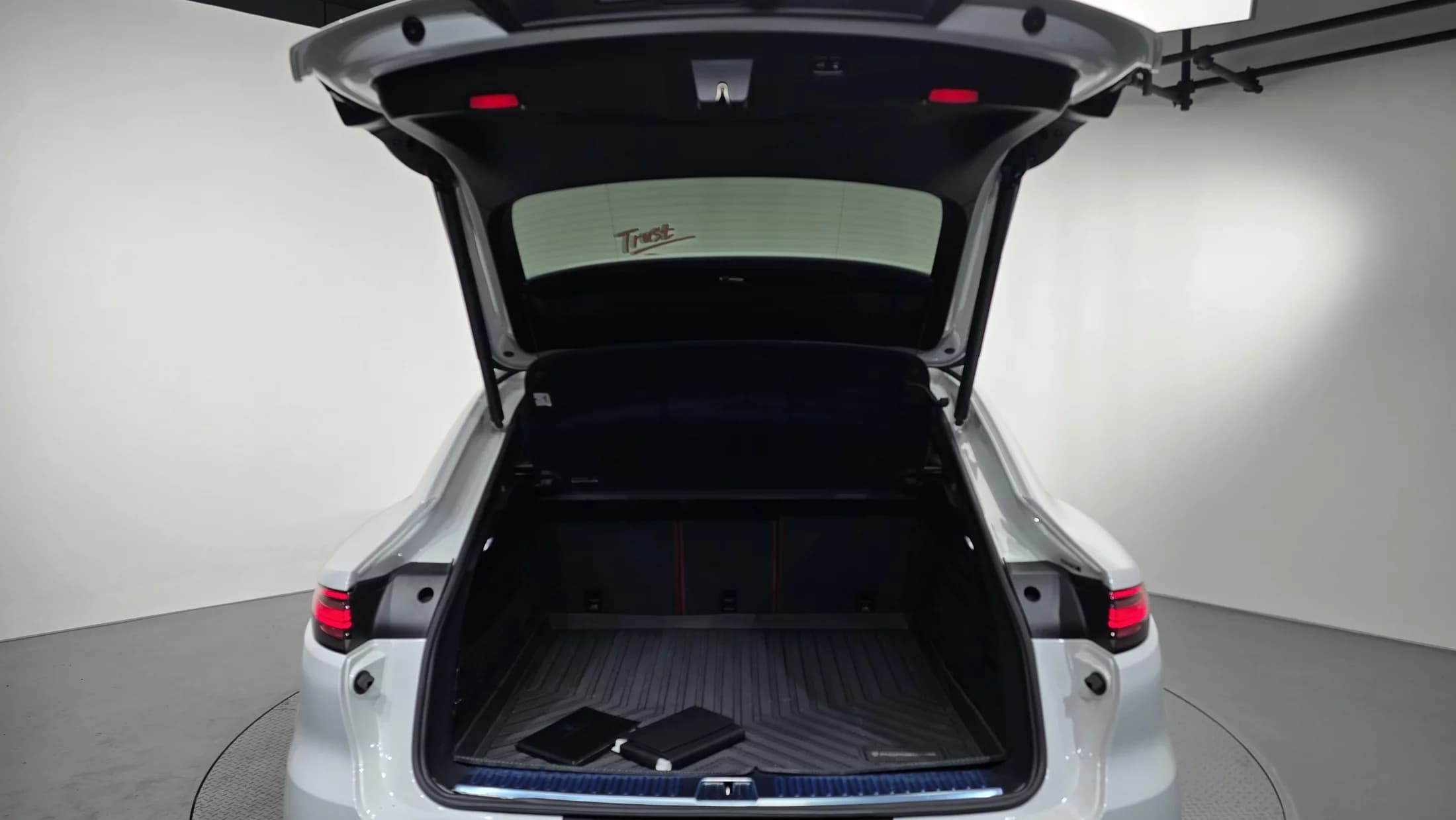 Porsche CAYENNE 3.0 Coupe, 2021 г. 56881 км. — фото 20