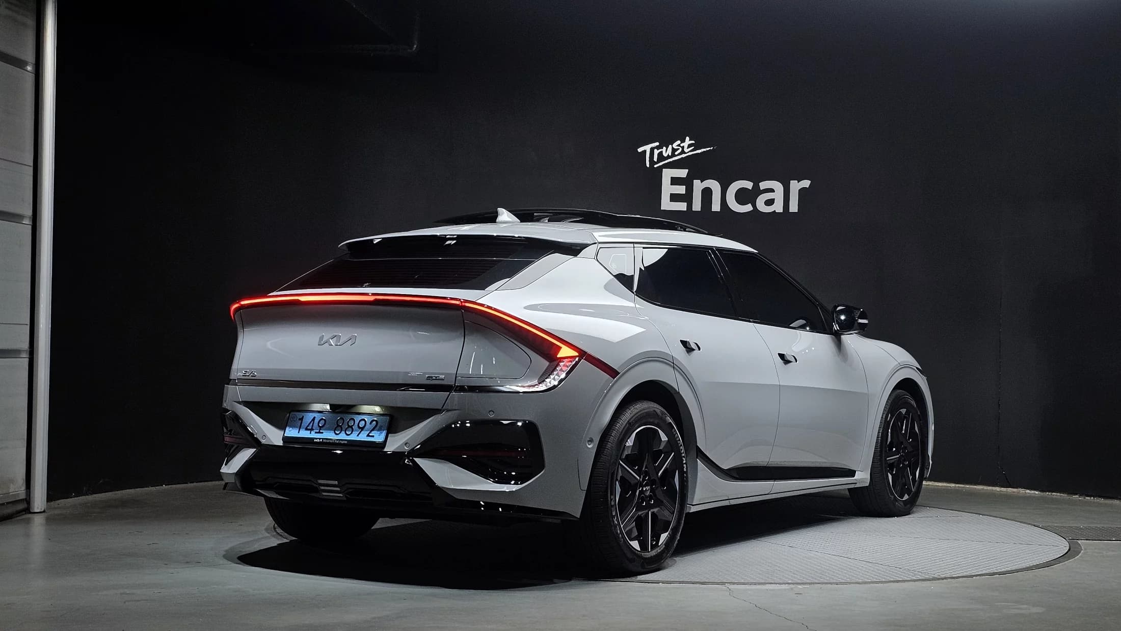 Kia EV6 Long Range 2WD GT Line, электромобиль, 2025 г. 8386 км. — фото 2