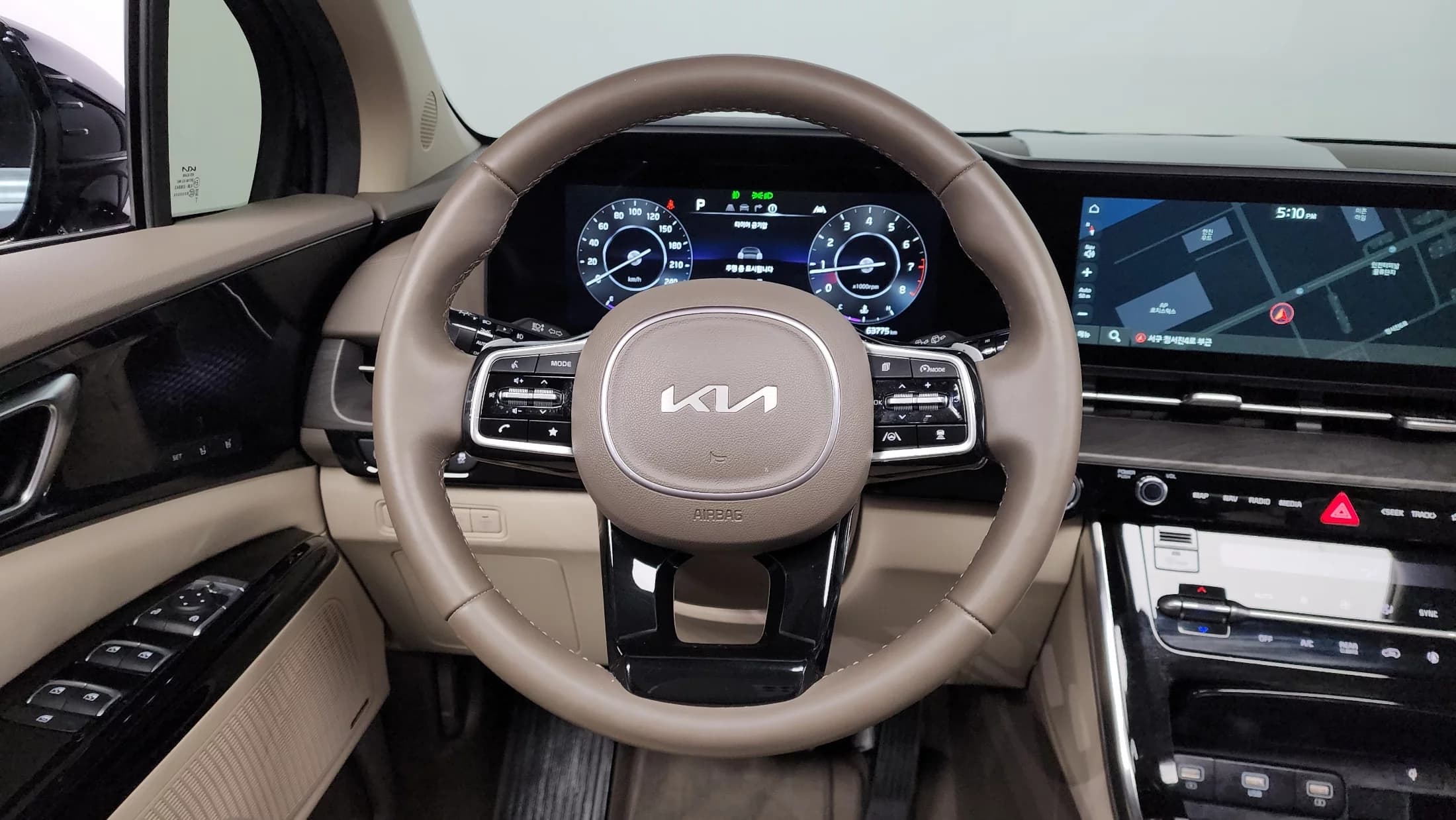 Kia Carnival Gasoline 9-Seater Signature, 2022 г. 63845 км. — фото 15