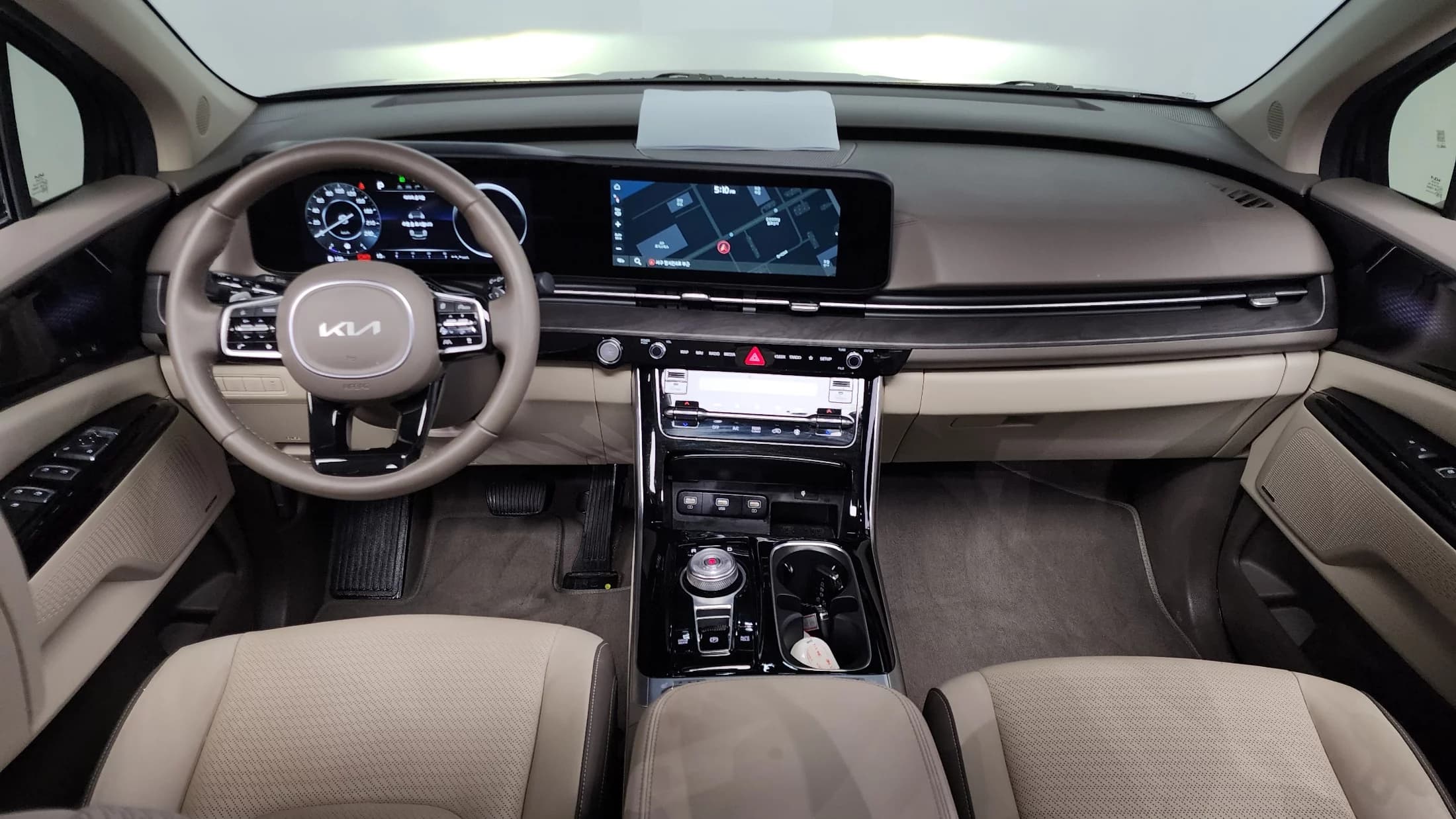 Kia Carnival Gasoline 9-Seater Signature, 2022 г. 63845 км. — фото 7