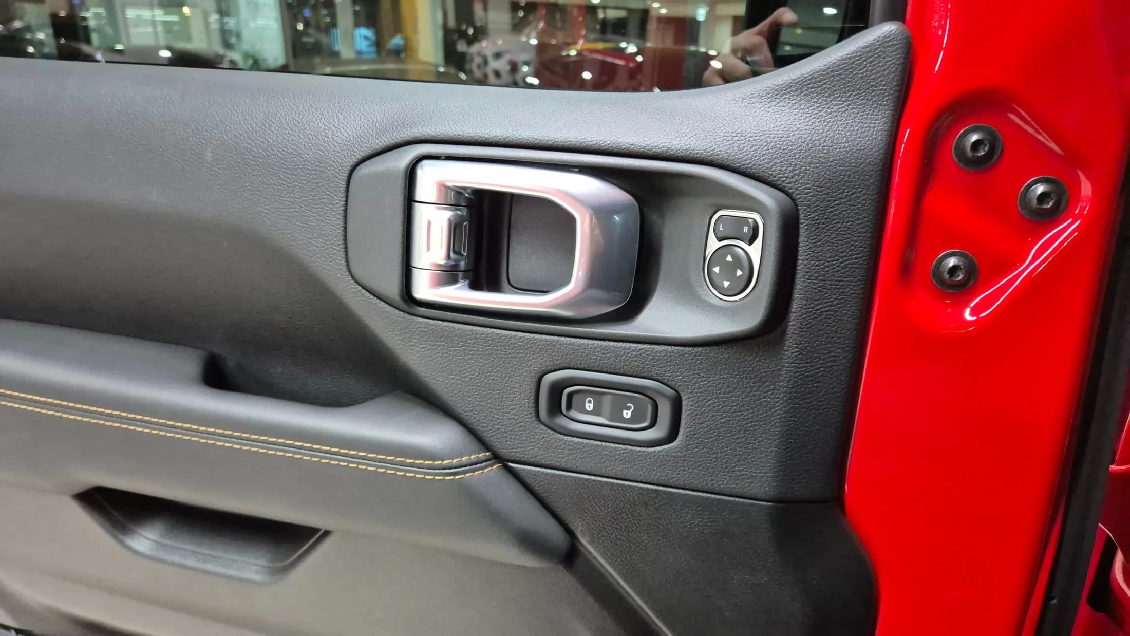 Jeep WRANGLER 2.0 Sahara 4Door, 2024 г. 4255 км. — фото 10