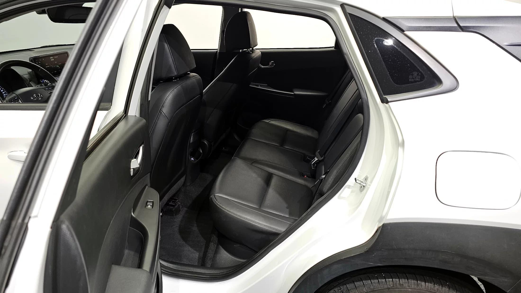 Hyundai Kona Gasoline 2.0 2WD Smart, 2022 г. 130886 км. — фото 11