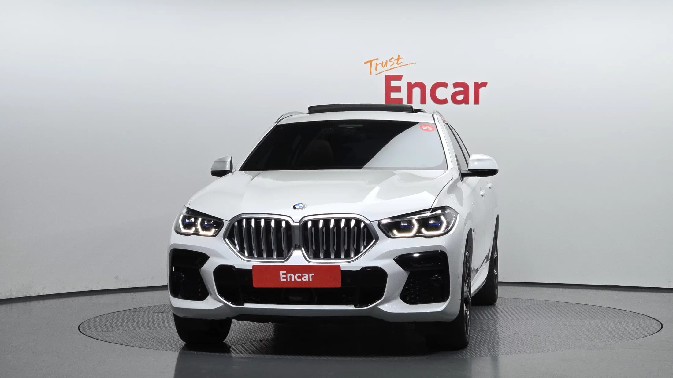 BMW X6 xDrive40i M Sport, 2023 г. 55346 км. — фото 3