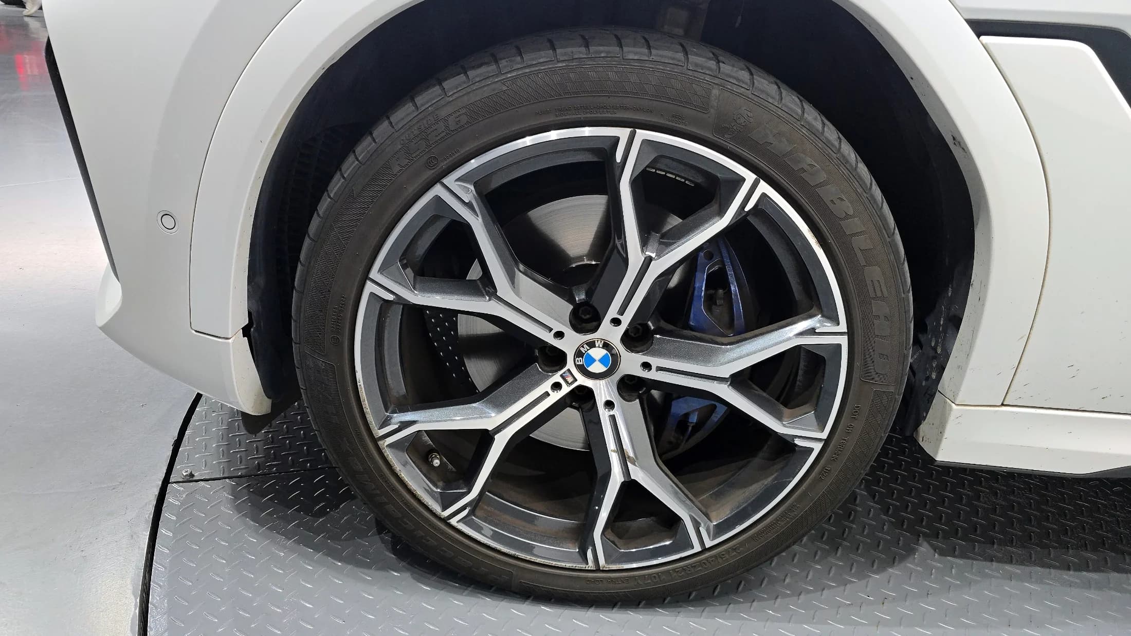 BMW X6 xDrive40i M Sport, 2023 г. 55346 км. — фото 5