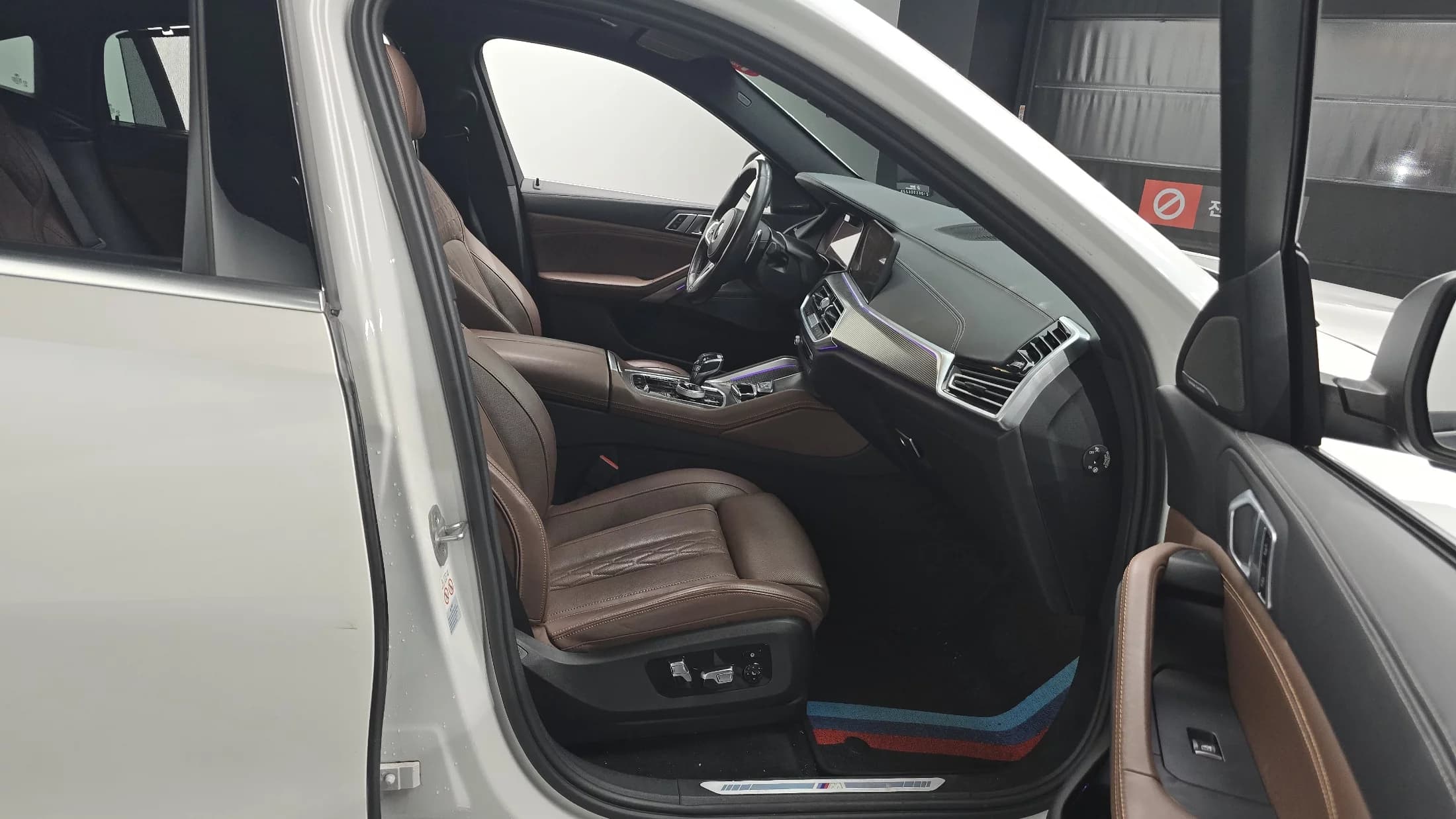 BMW X6 xDrive40i M Sport, 2023 г. 55346 км. — фото 10
