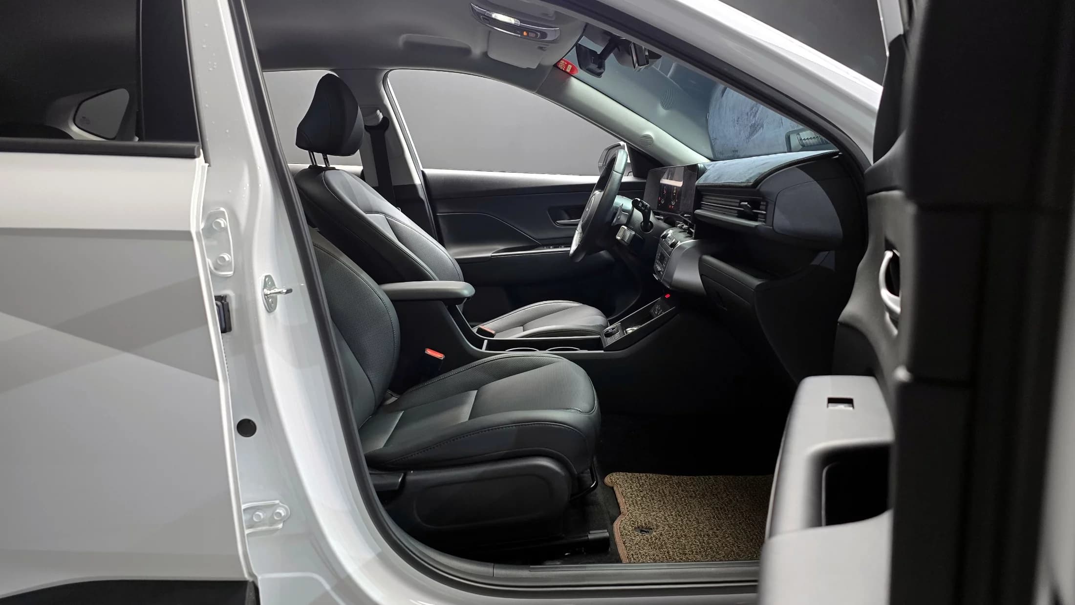 Hyundai Kona Gasoline 1.6 Turbo 2WD Modern, 2024 г. 23045 км. — фото 10