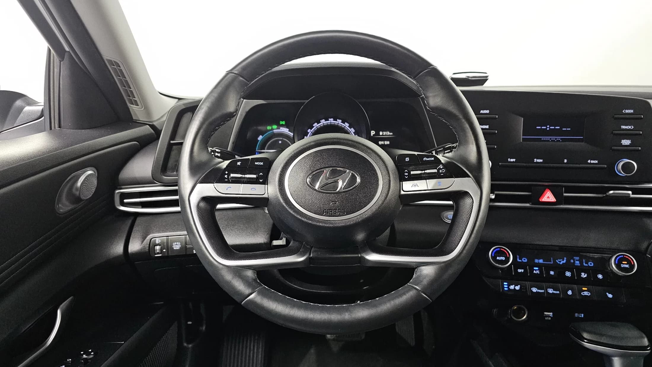 Hyundai AVANTE (Хендай Элантра) Modern, гибрид, 2021 г. 88315 км. — фото 17