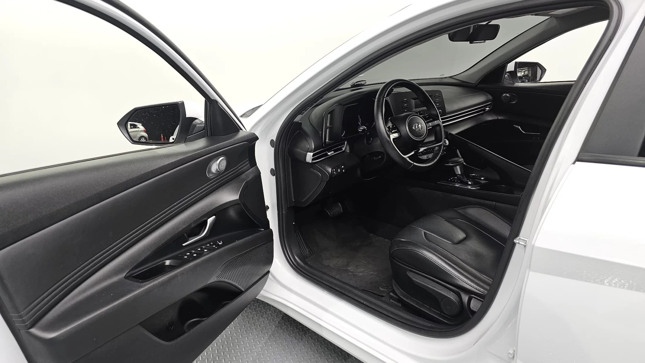 Hyundai AVANTE (Хендай Элантра) Modern, гибрид, 2021 г. 88315 км. — фото 10