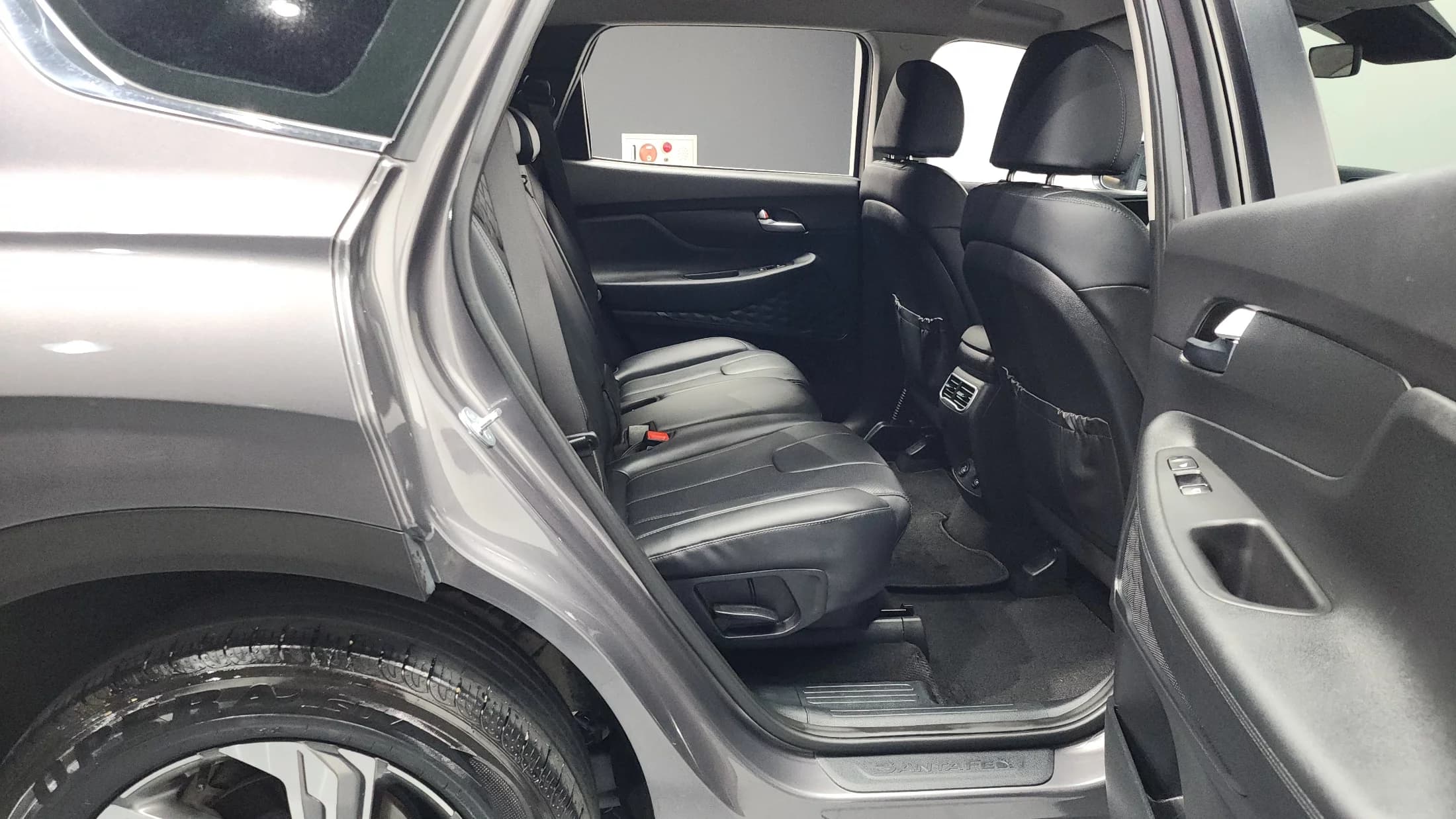Hyundai Santa Fe Gasoline 2.5T 2WD Exclusive, 2023 г. 60487 км. — фото 12