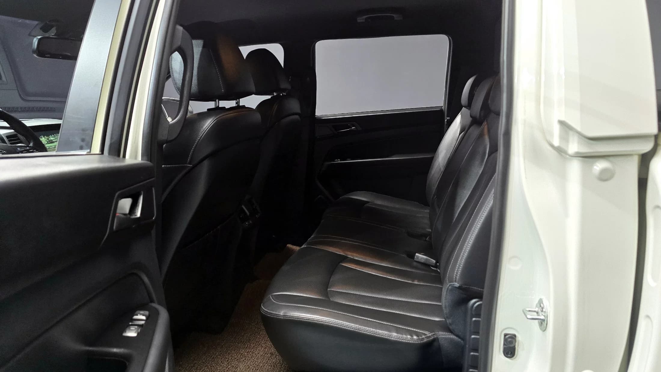 SsangYong Rexton Diesel 2.2 4WD Prestige, 2022 г. 66680 км. — фото 12