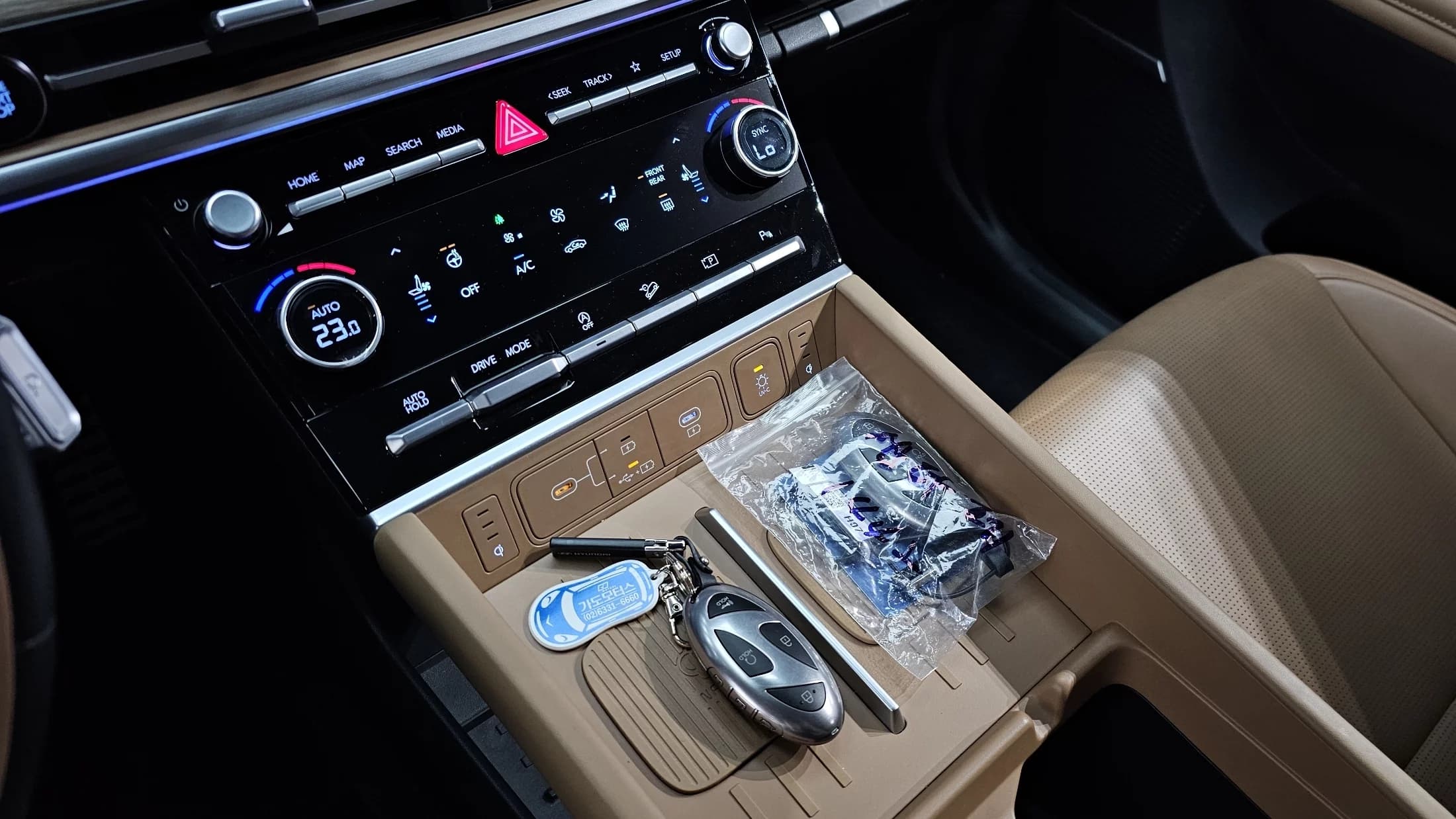 Hyundai Santa Fe Gasoline 2.5T 2WD Calligraphy, 2023 г. 20926 км. — фото 16