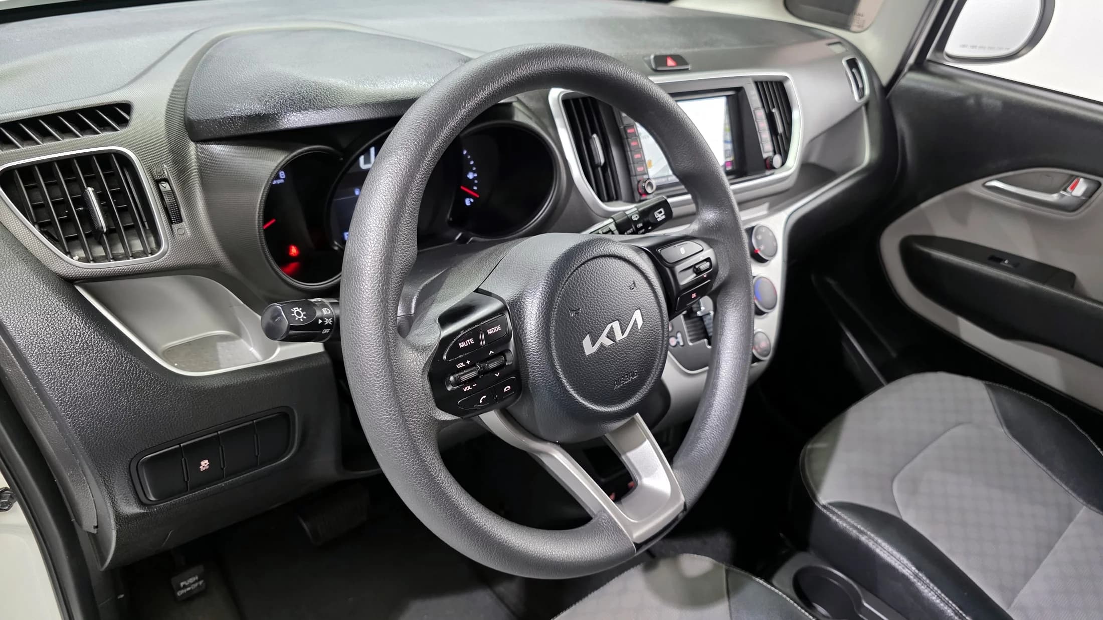 Kia RAY Van Prestige Special, 2022 г. 73208 км. — фото 12