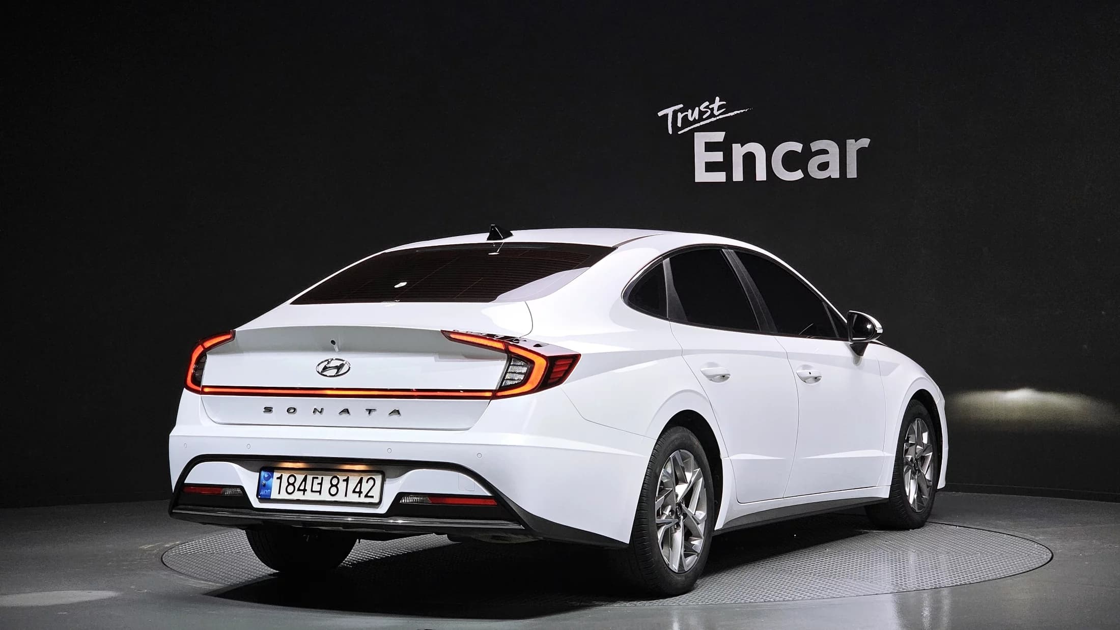 Hyundai Sonata 2.0 Premium Family, 2021 г. 47799 км. — фото 2