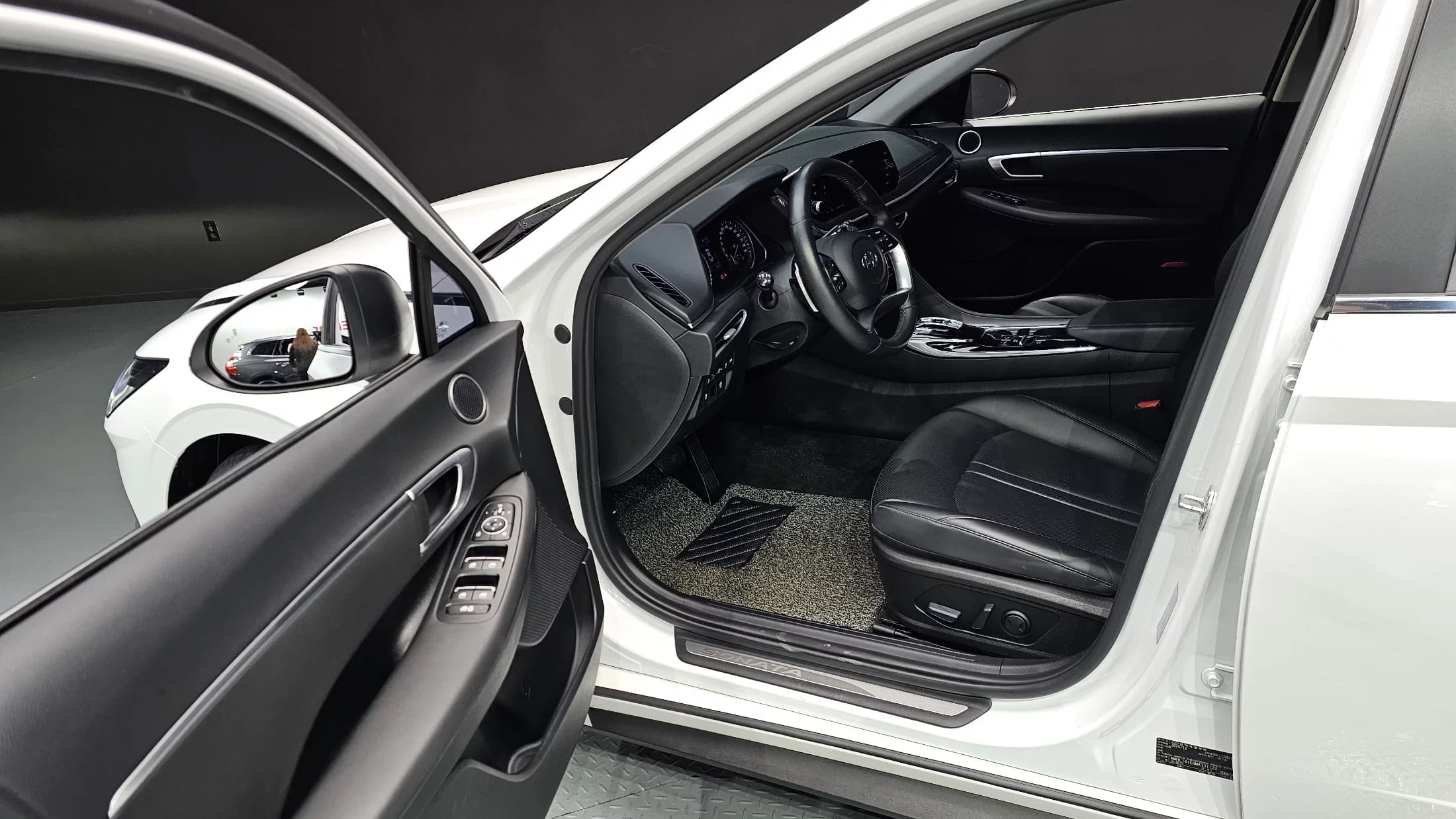 Hyundai Sonata 2.0 Premium Family, 2021 г. 47799 км. — фото 11