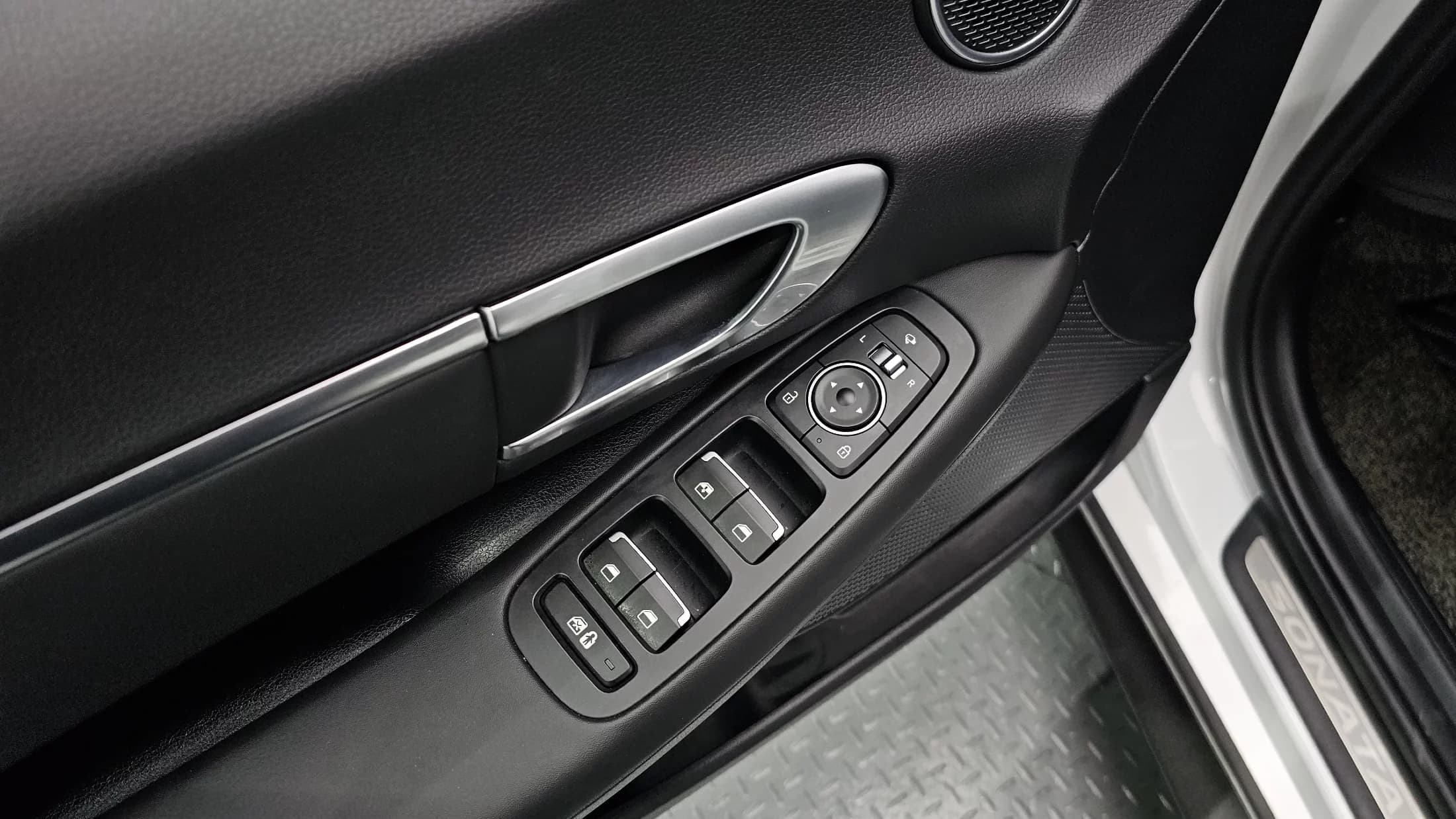 Hyundai Sonata 2.0 Premium Family, 2021 г. 47799 км. — фото 18