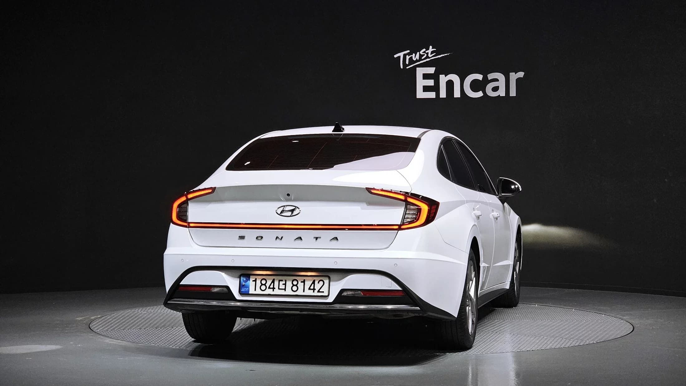 Hyundai Sonata 2.0 Premium Family, 2021 г. 47799 км. — фото 4