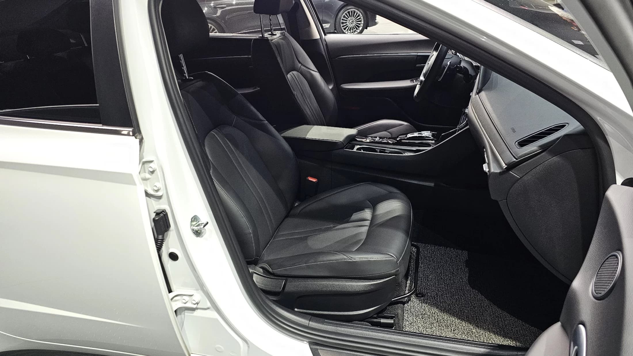 Hyundai Sonata 2.0 Premium Family, 2021 г. 47799 км. — фото 10