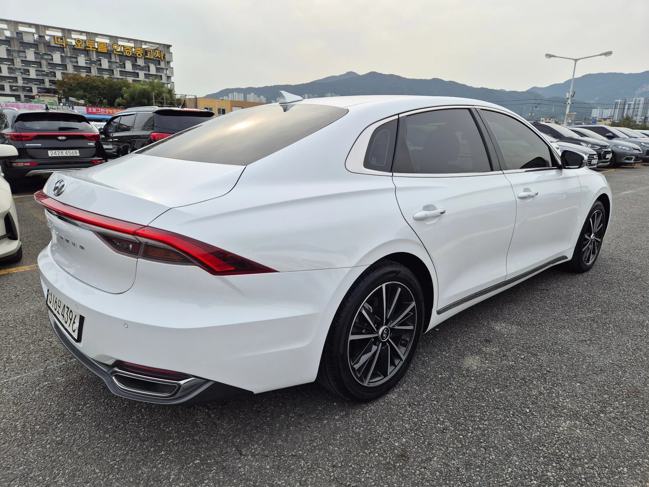 Hyundai Grandeur 3.0 LPi Rent Car Premium, 2021 г. 68536 км. — фото 6