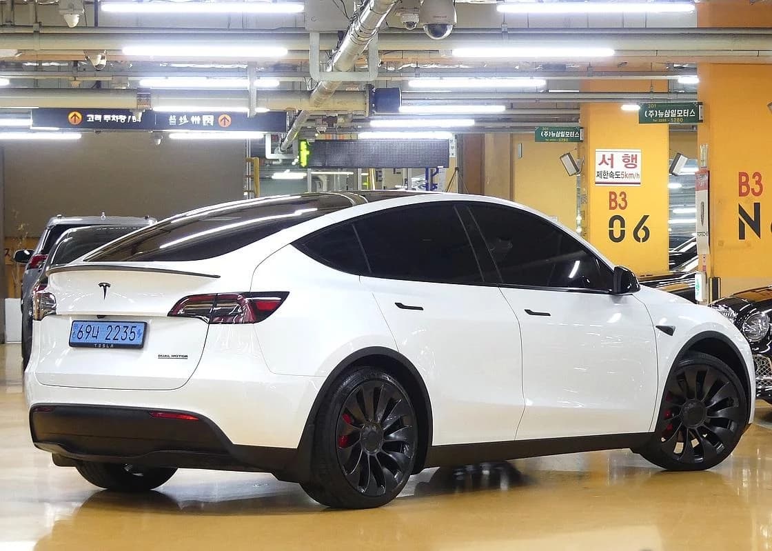 Tesla Model Y Performance, электромобиль, 2024 г. 17818 км. — фото 2
