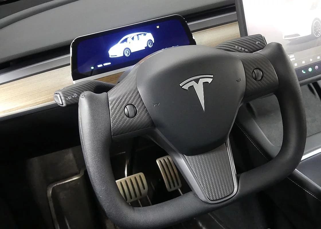 Tesla Model Y Performance, электромобиль, 2024 г. 17818 км. — фото 12