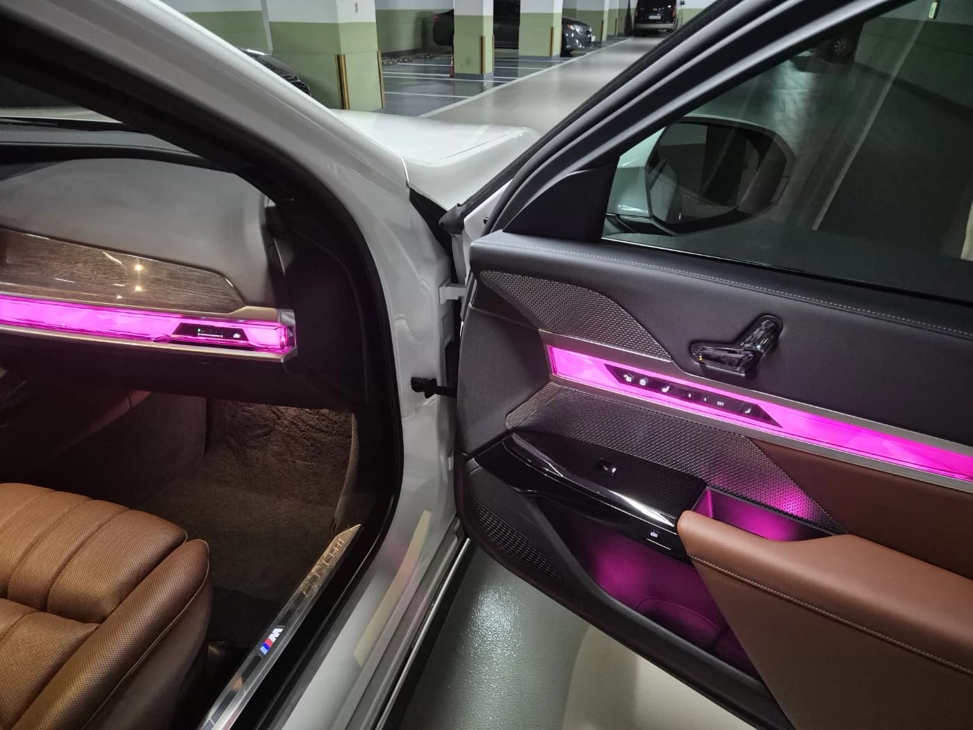 BMW i7 eDrive 50 M Sport, электромобиль, 2023 г. 81488 км. — фото 19