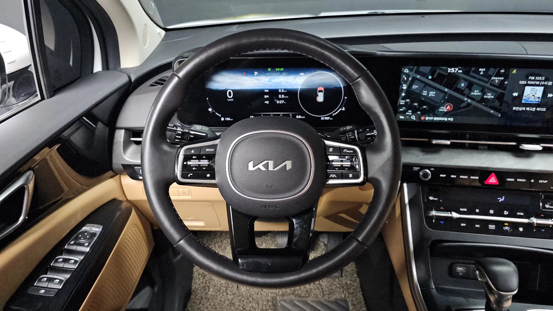 Kia Carnival Gasoline 9-Seater Prestige, 2022 г. 31778 км. — фото 13