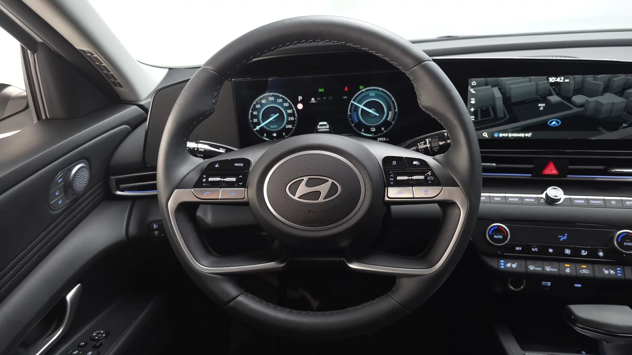 Hyundai AVANTE (Хендай Элантра) Inspiration, гибрид, 2025 г. 2967 км. — фото 12